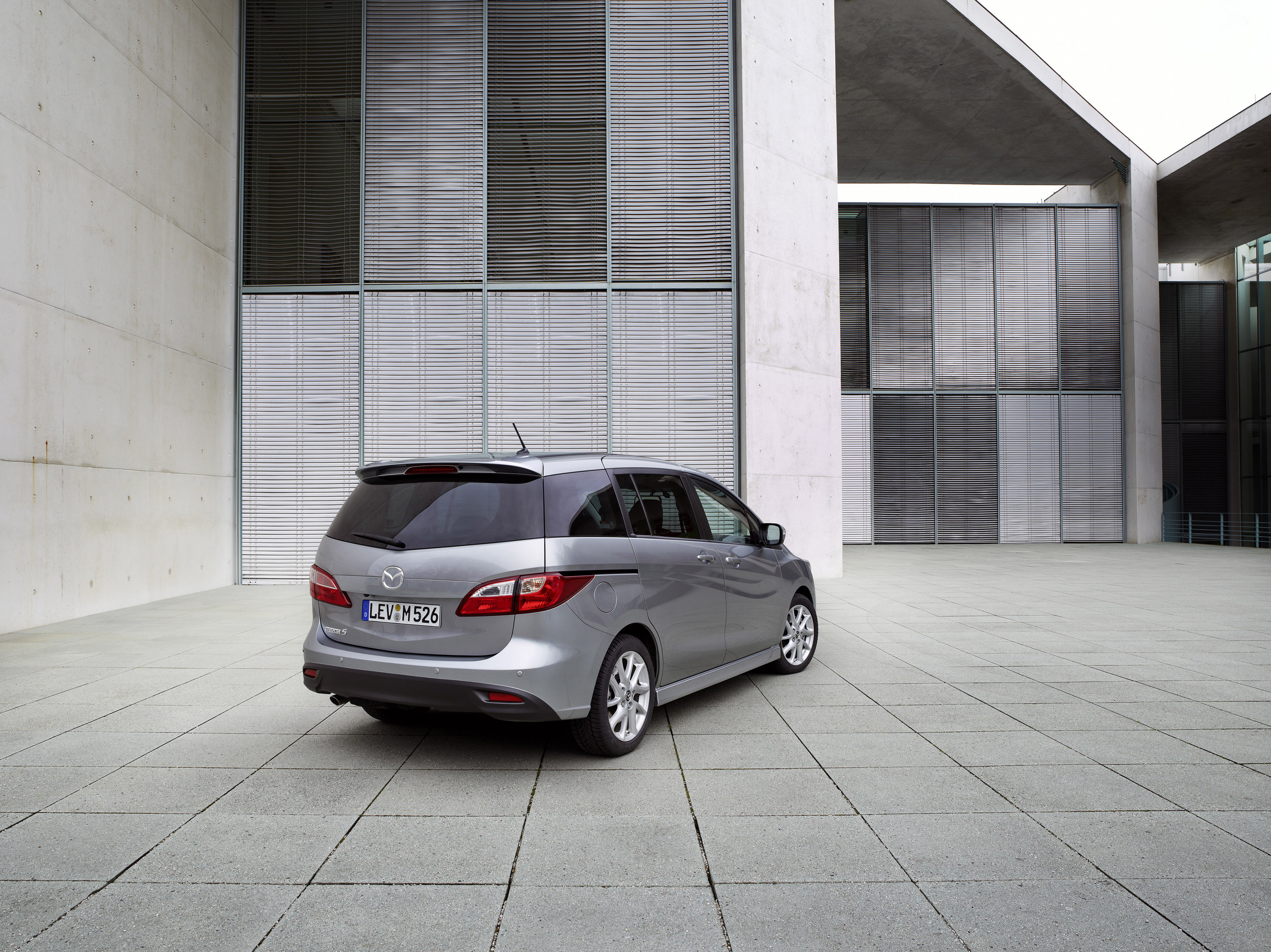 Mazda 5 photo #20