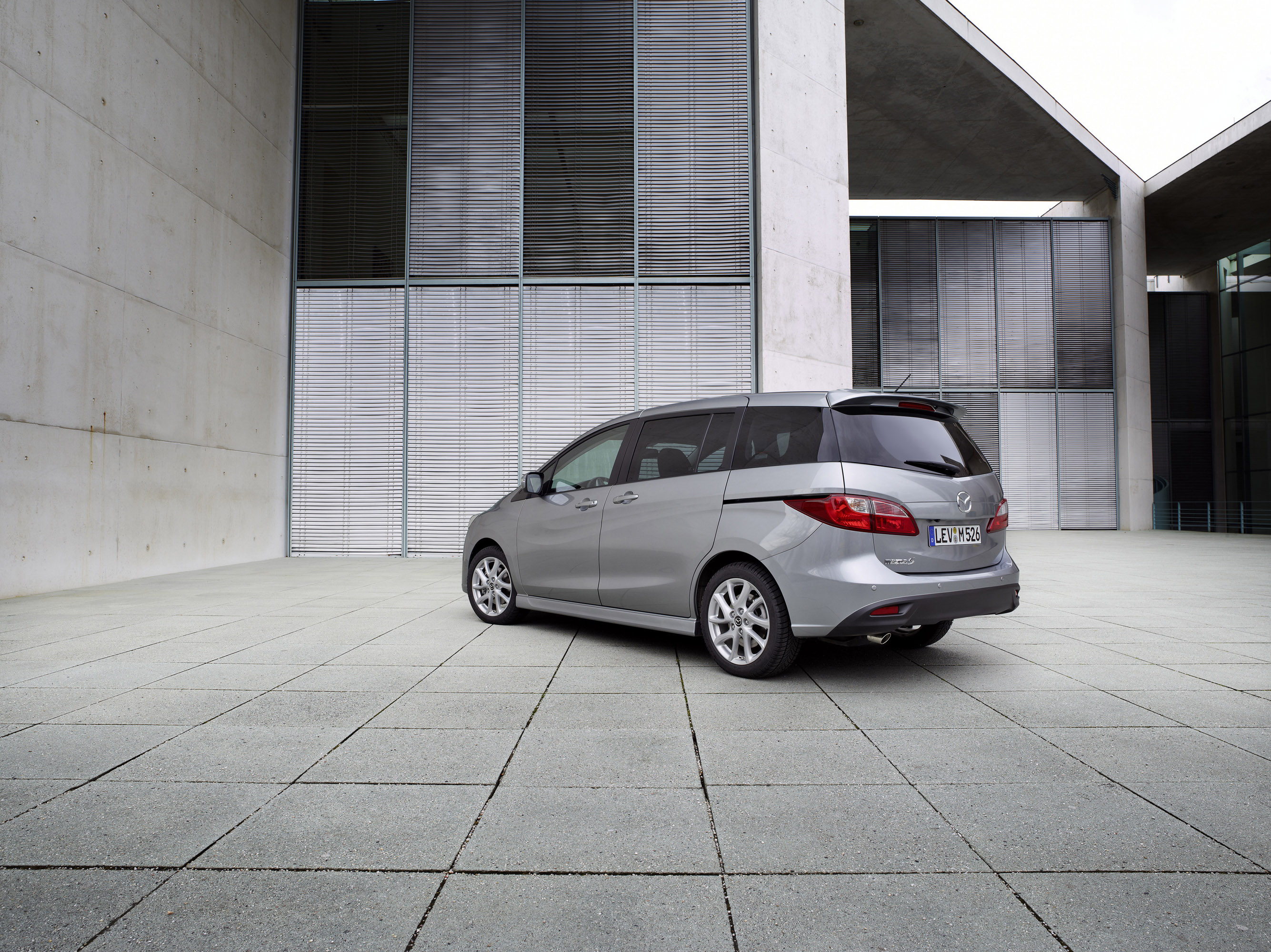 Mazda 5 photo #21