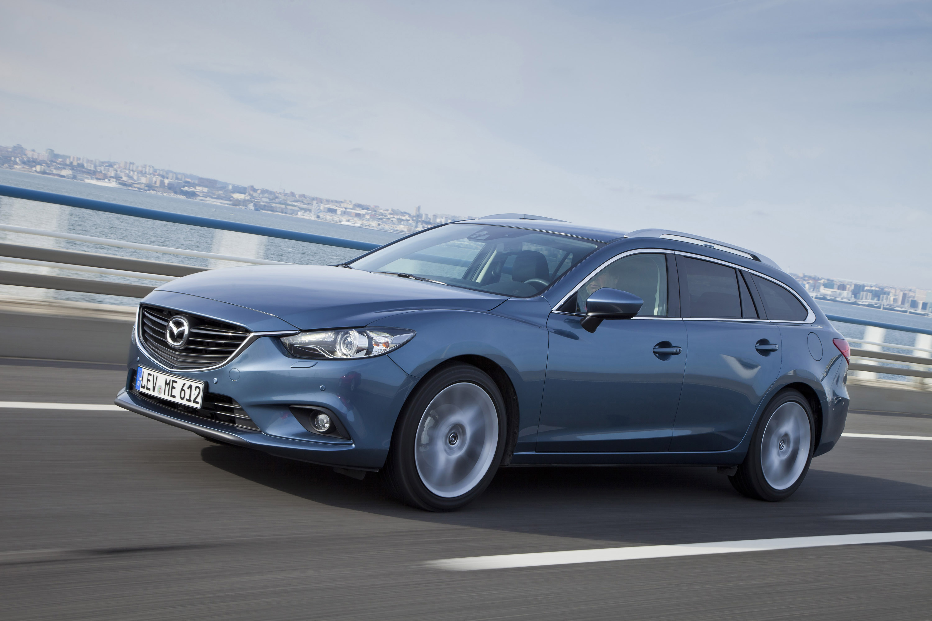 Тест мазда 6. Мазда 6 универсал 2020. Мазда 6 2013 вагон. Mazda 6 Wagon. Мазда универсал 2013.