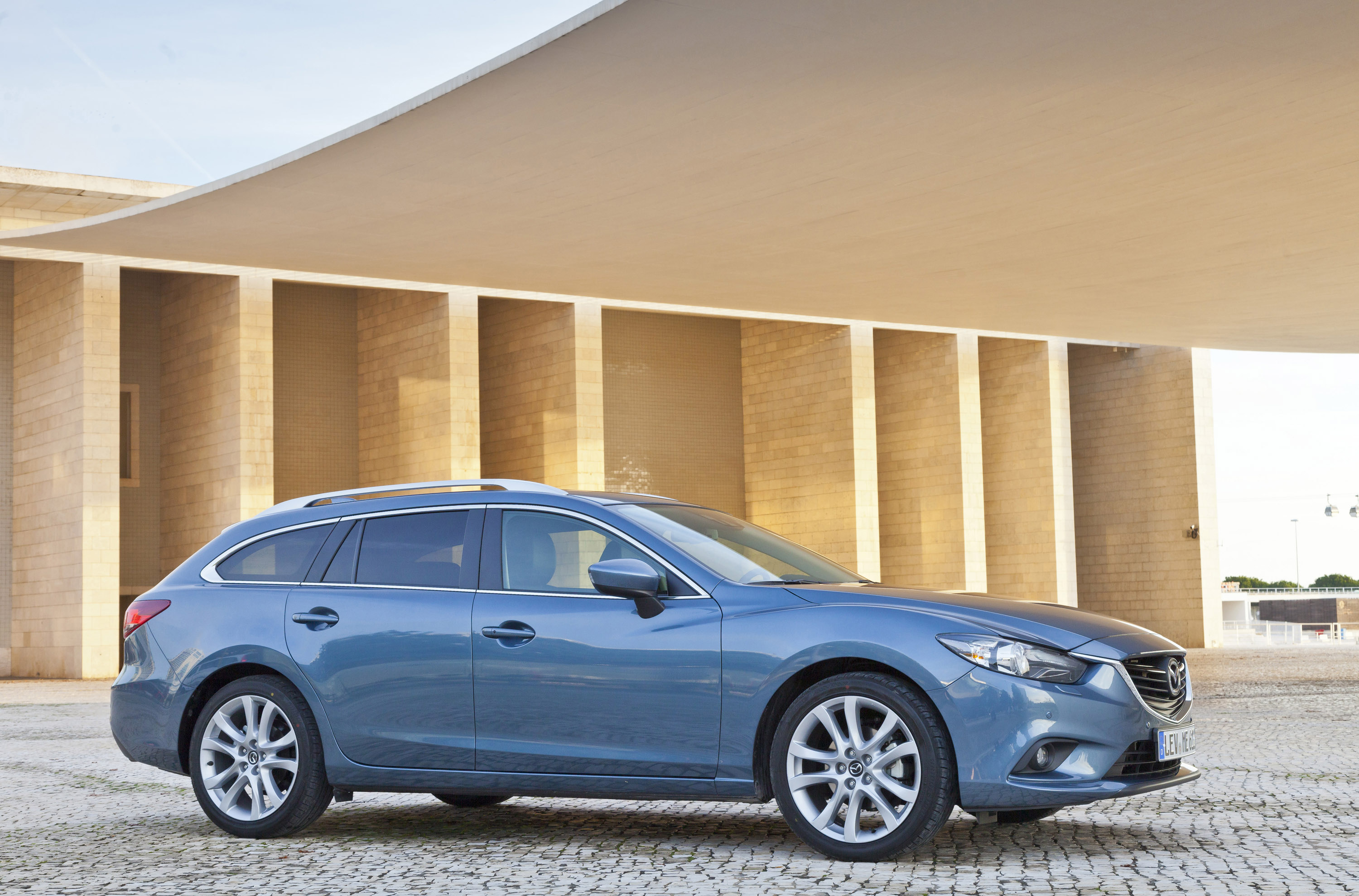 Mazda 6 Wagon photo #22