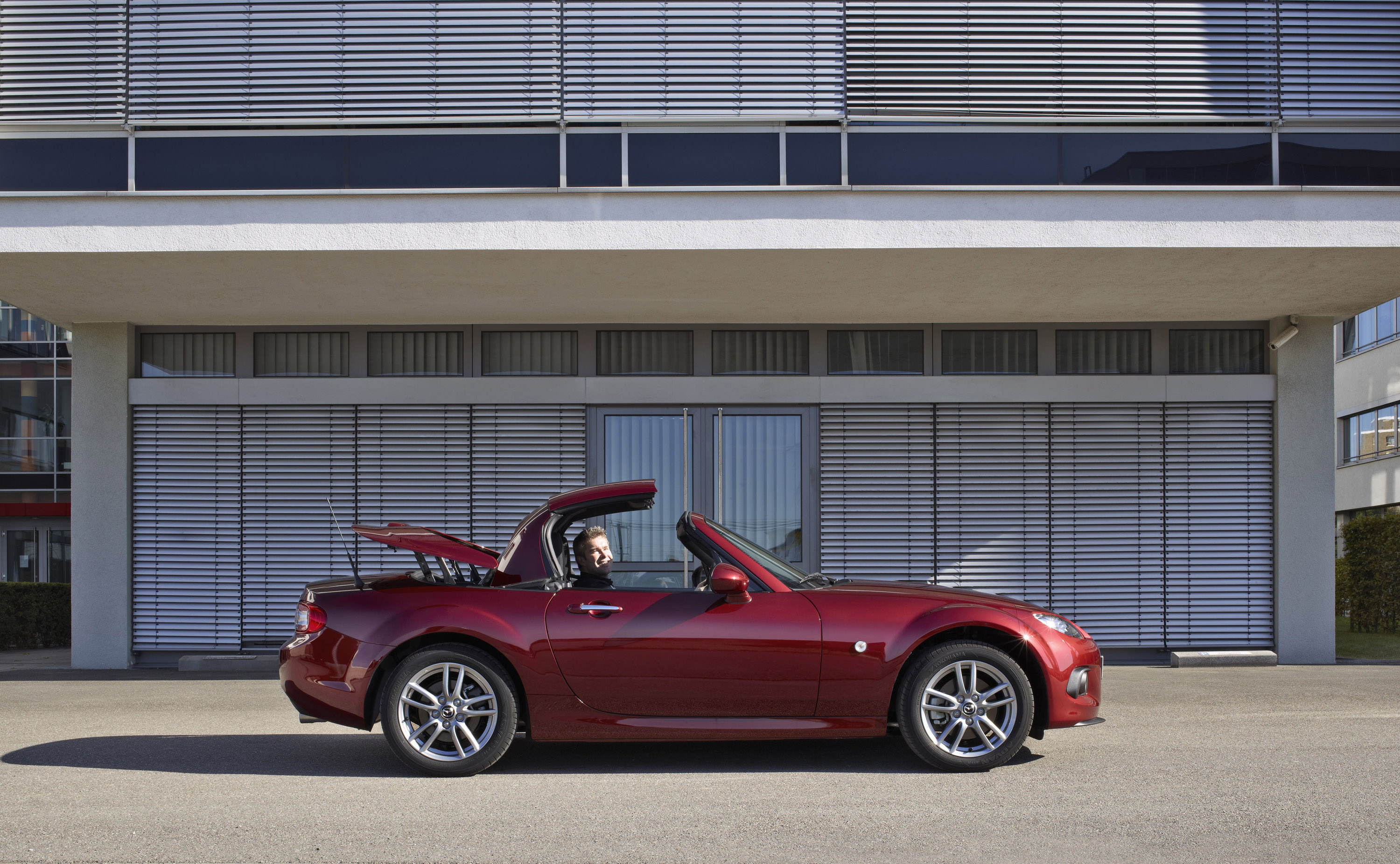 Mazda MX-5 Roadster Coupe photo #21