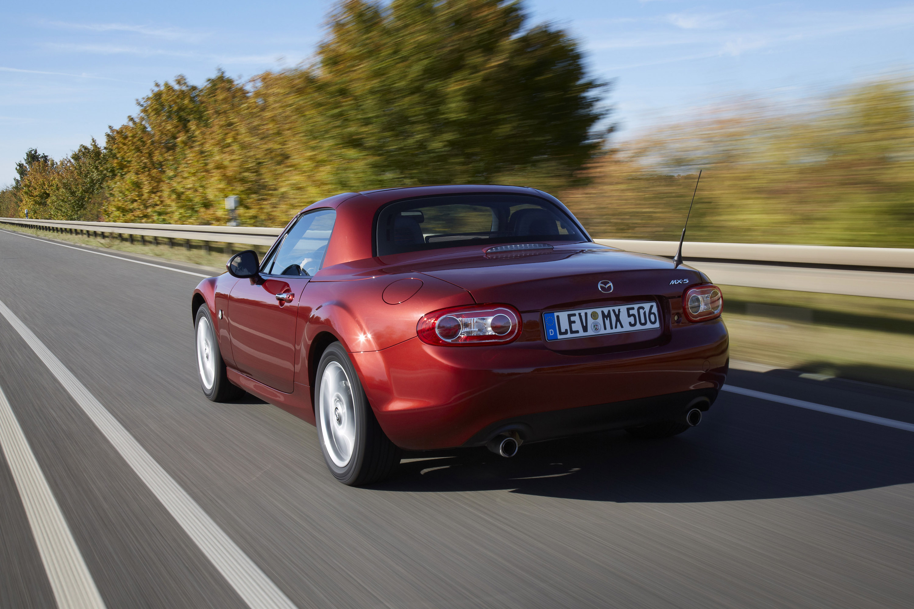 Mazda MX-5 Roadster Coupe photo #27