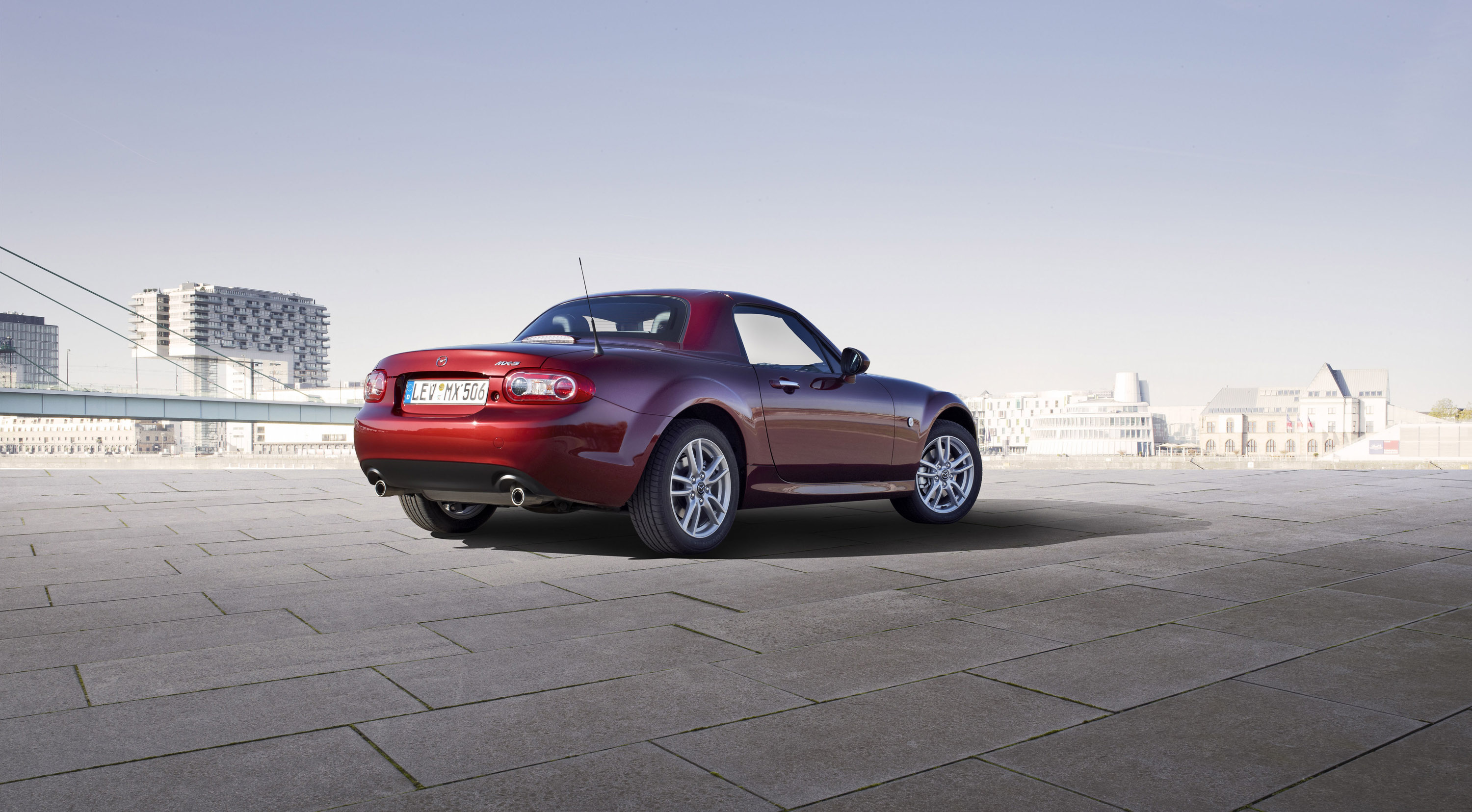 Mazda MX-5 Roadster Coupe photo #29