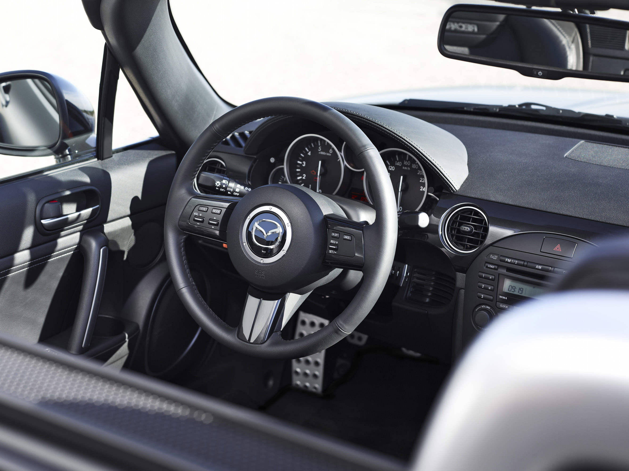 Mazda MX-5 photo #21