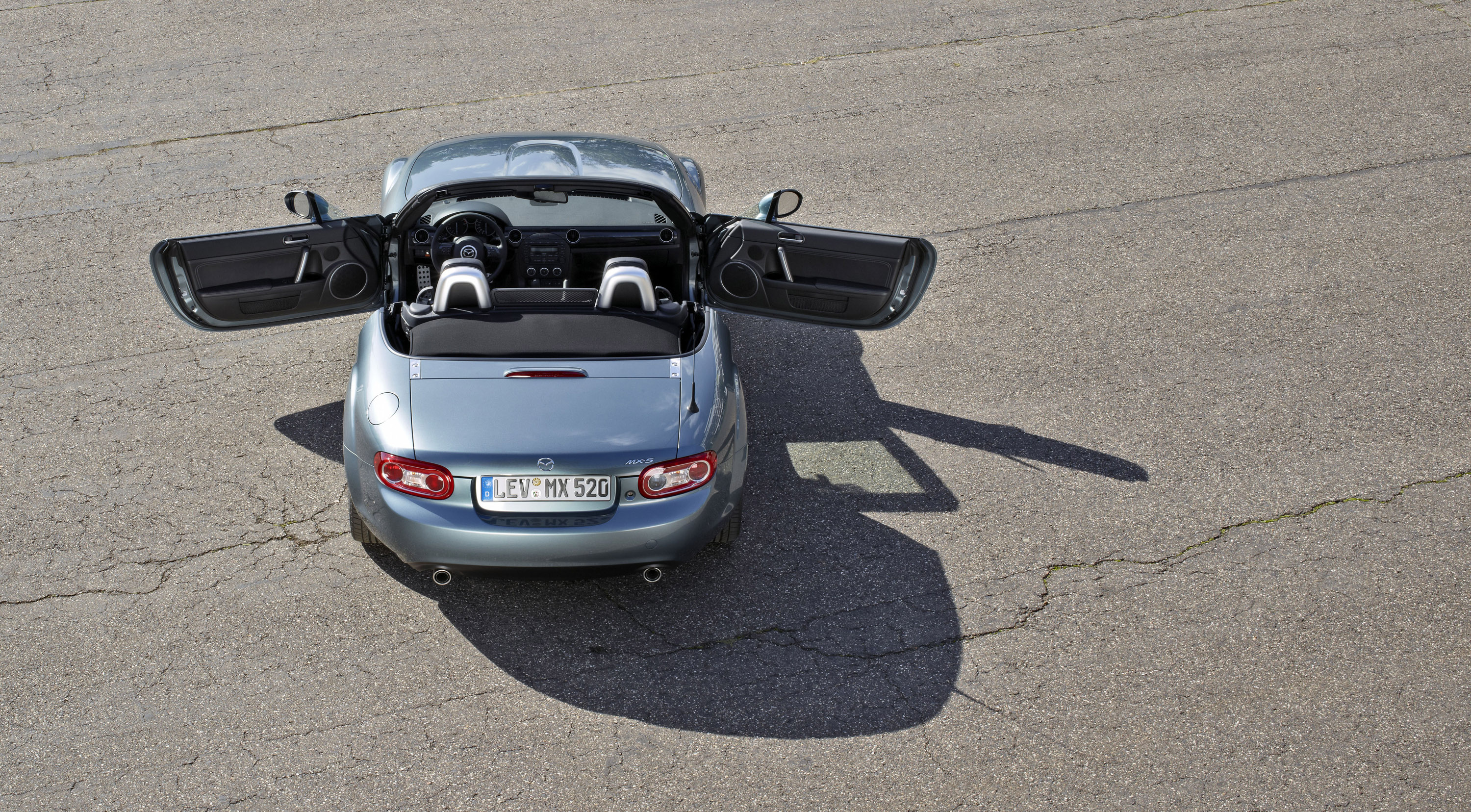 Mazda MX-5 photo #23
