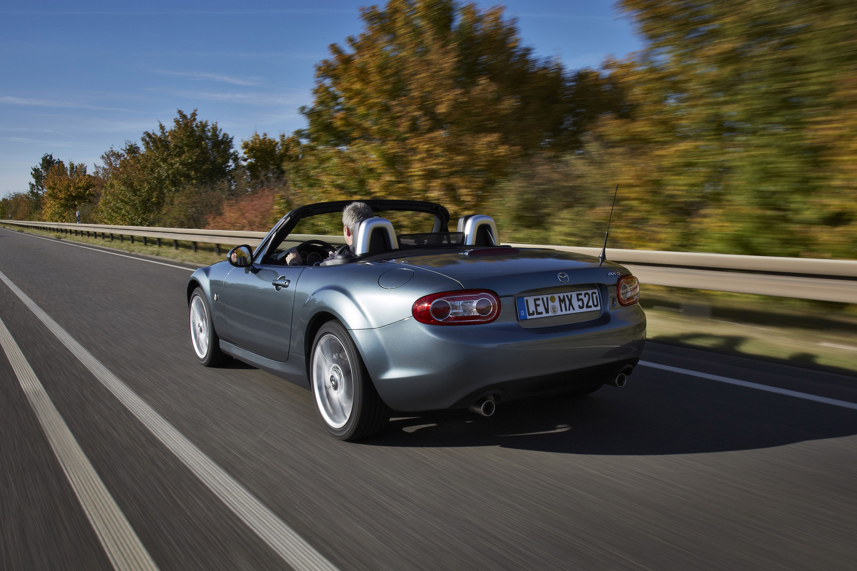 Mazda MX-5 photo #25