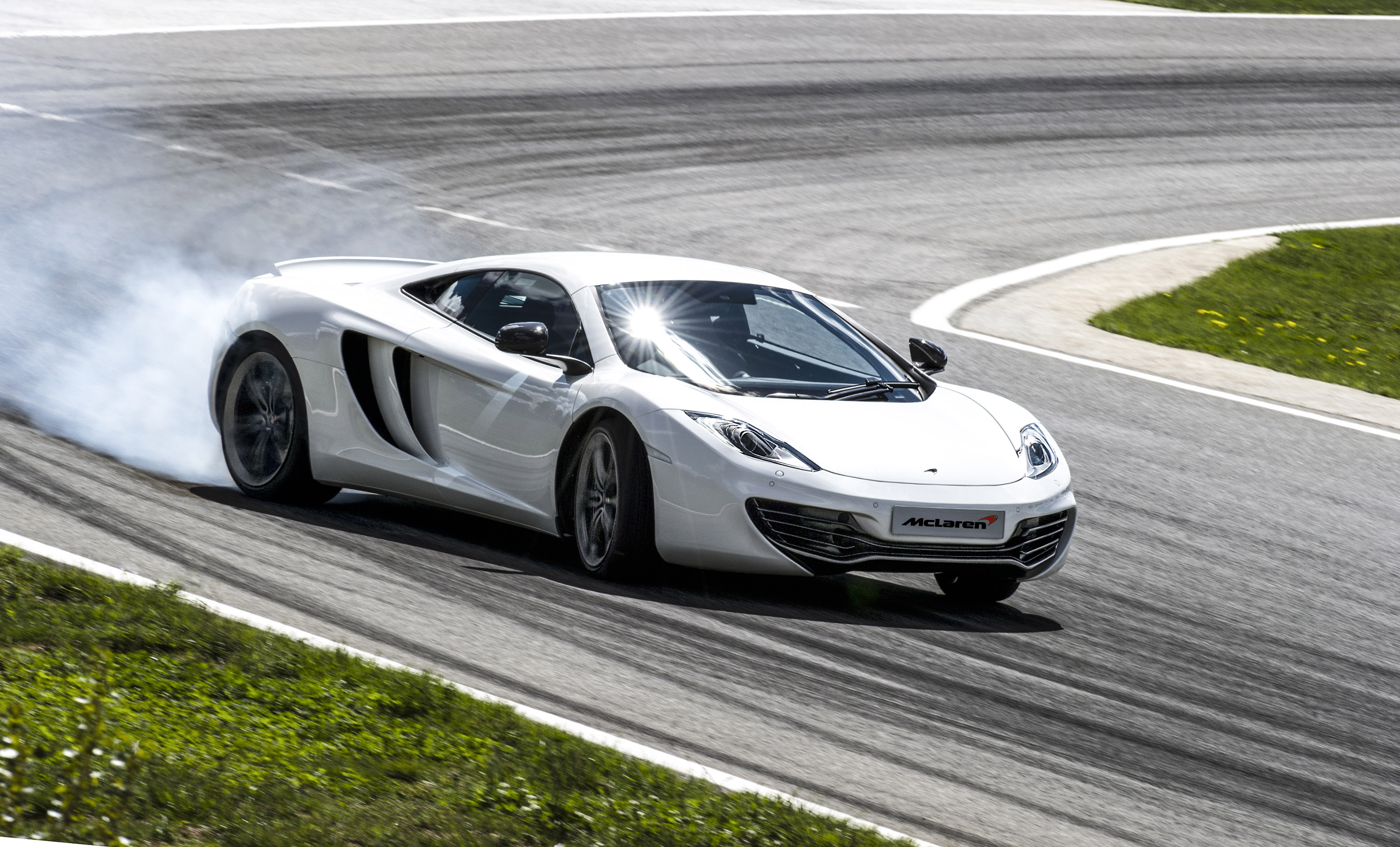 McLaren MP4-12C photo #3