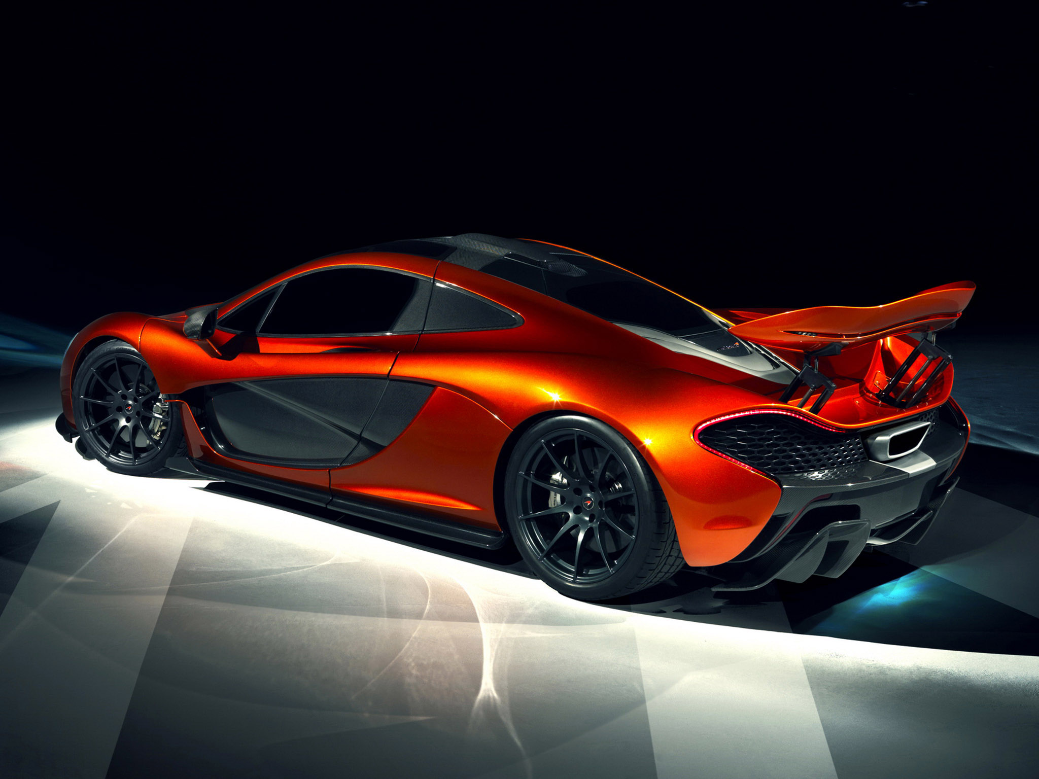 McLaren P1 photo #18