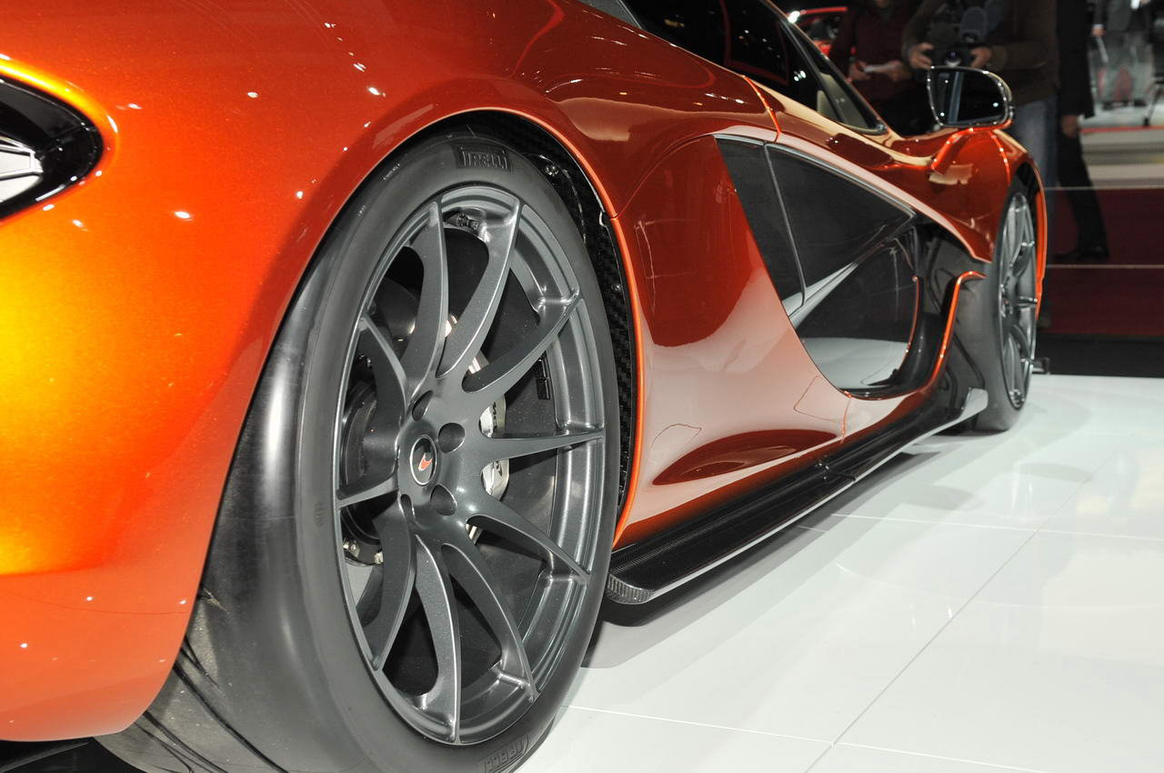 McLaren P1 photo #26