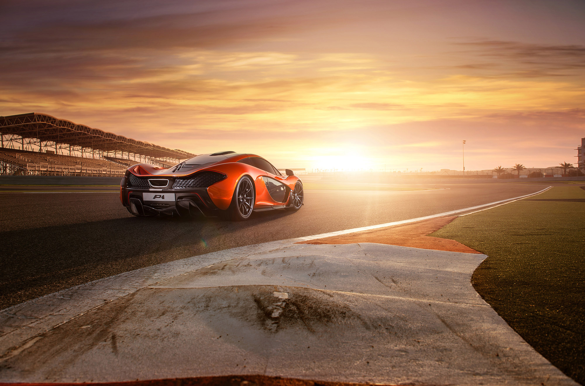 McLaren P1 photo #27