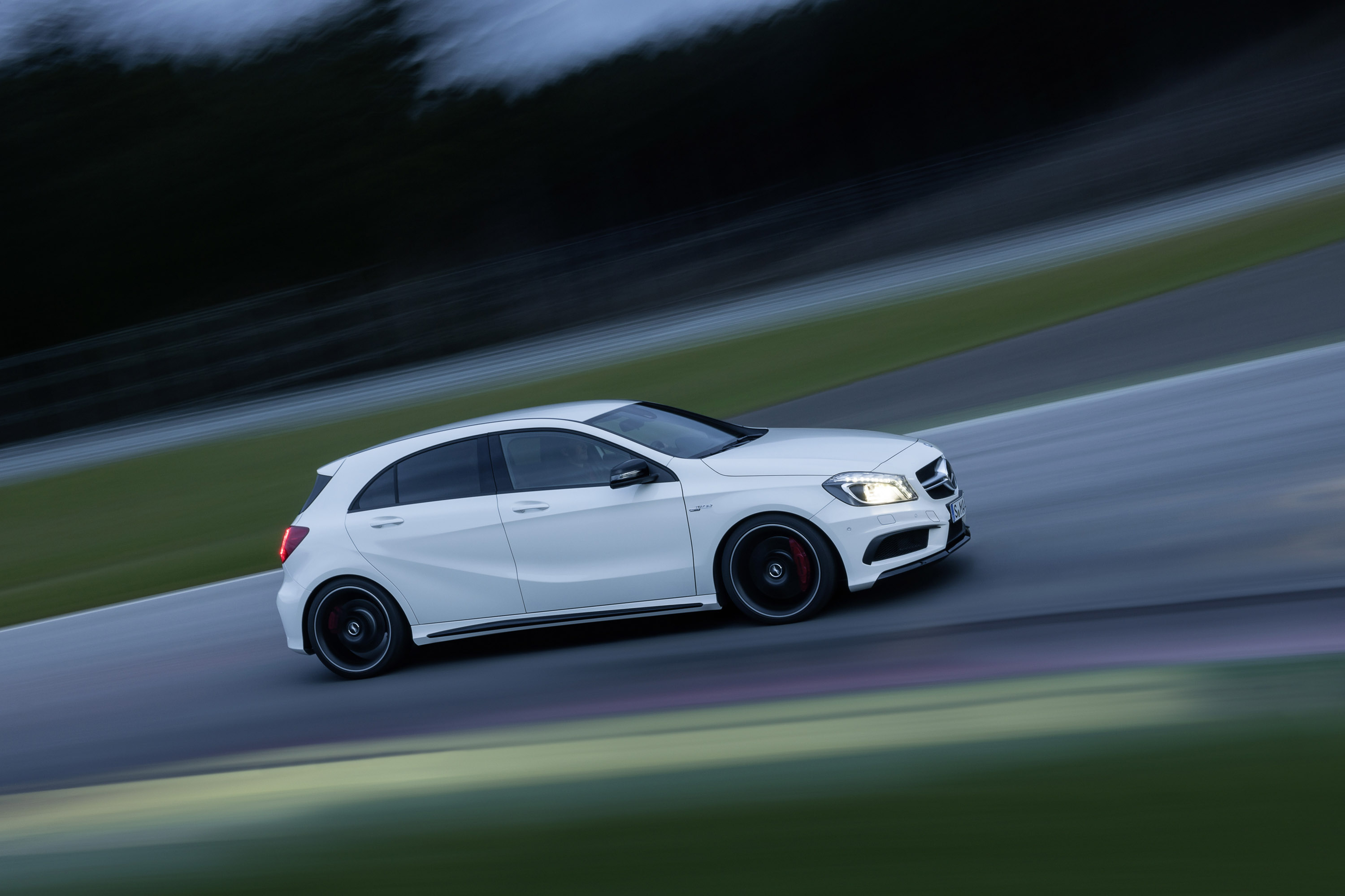 Mercedes-Benz A 45 AMG photo #15