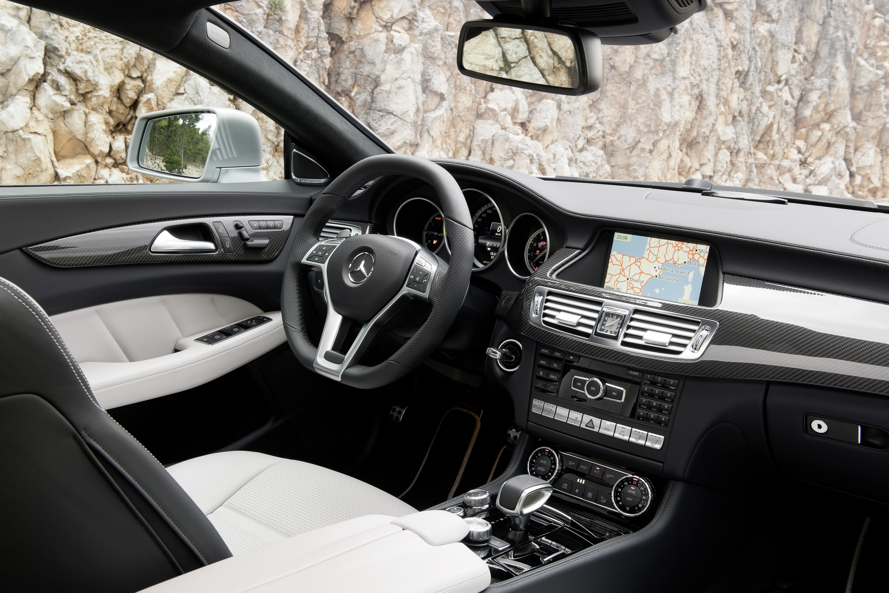 Mercedes-Benz CLS 63 AMG Shooting Brake photo #17