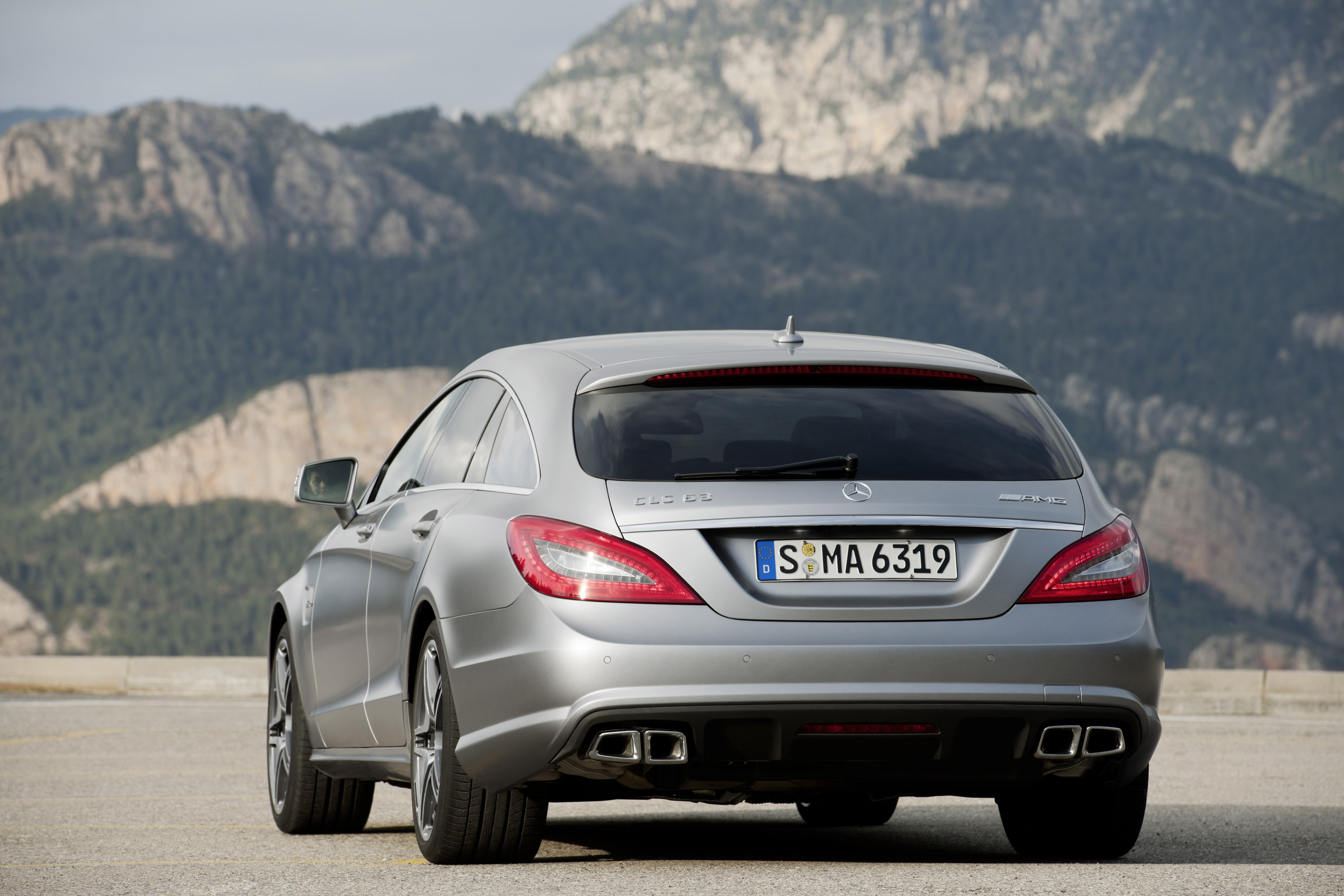 Mercedes-Benz CLS 63 AMG Shooting Brake photo #22