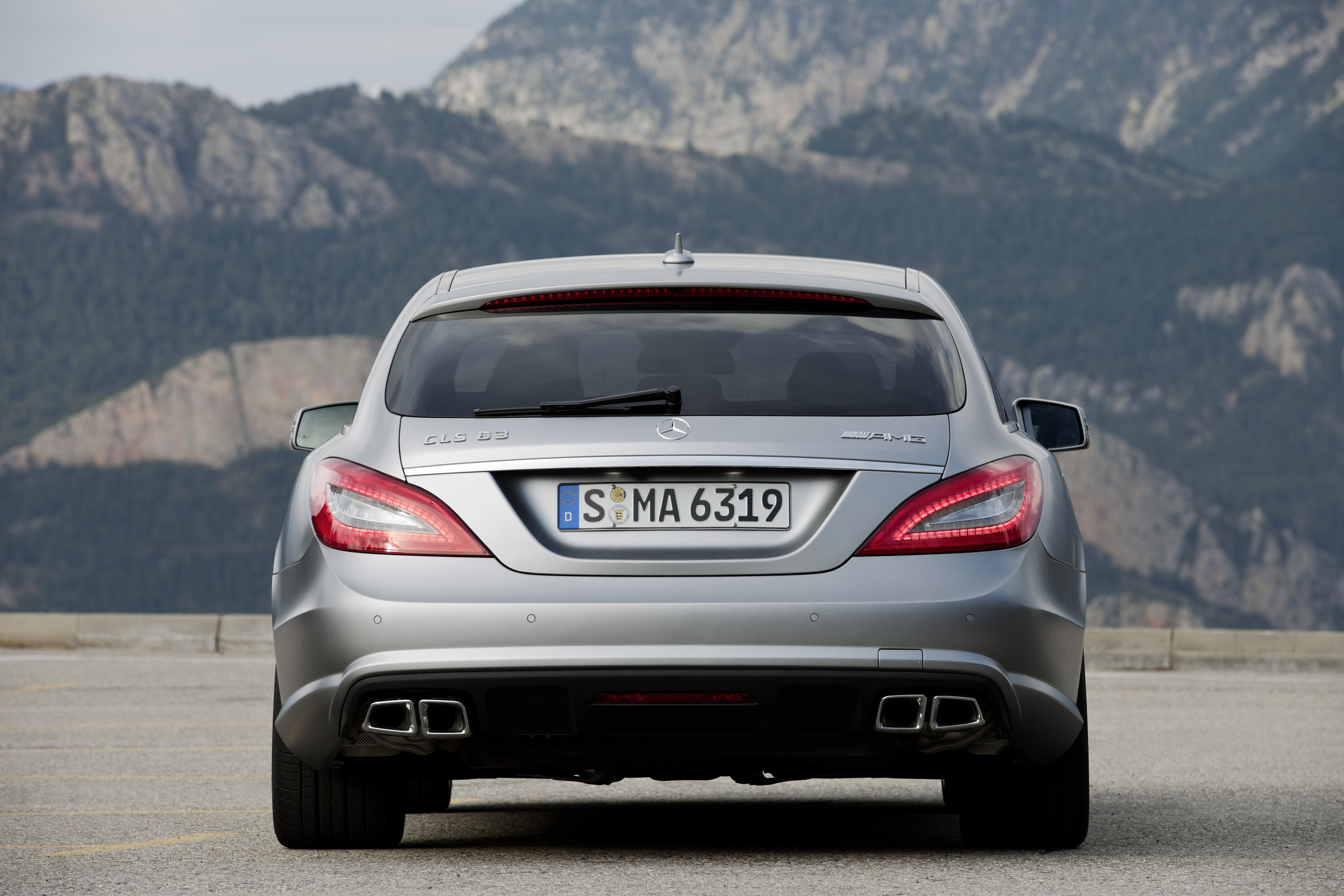 Mercedes-Benz CLS 63 AMG Shooting Brake photo #23