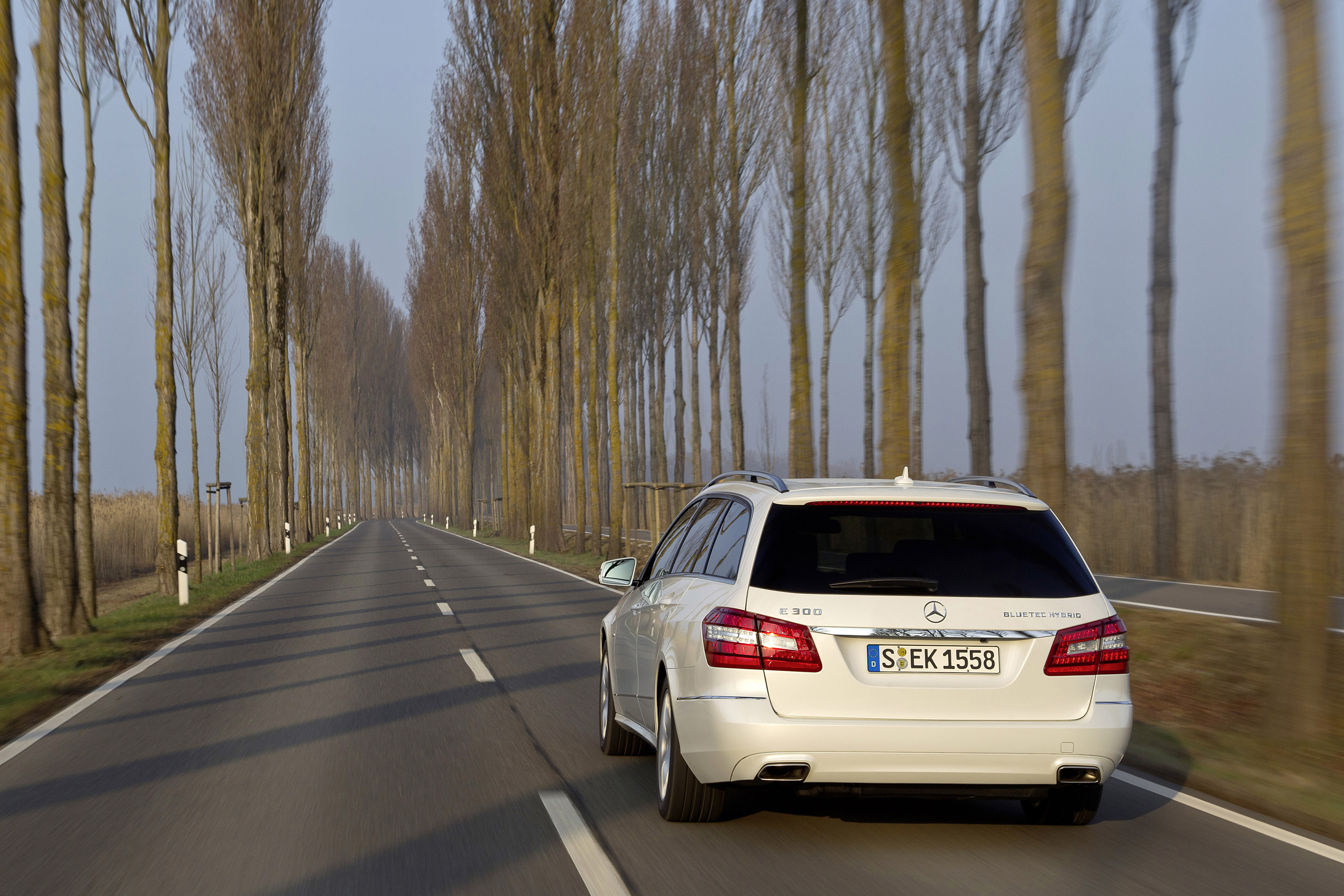 Mercedes-Benz E300 BlueTEC HYBRID photo #19