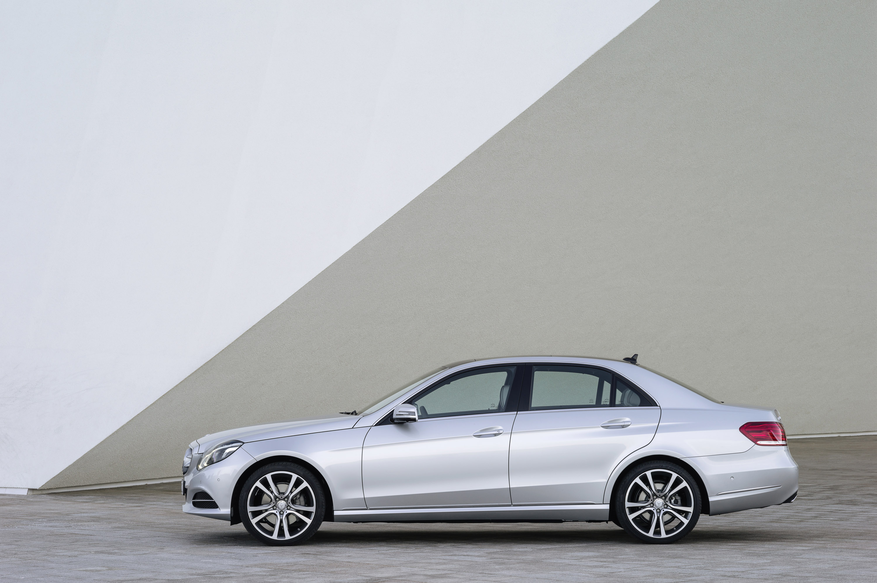 Mercedes-Benz E350 BlueTEC photo #10