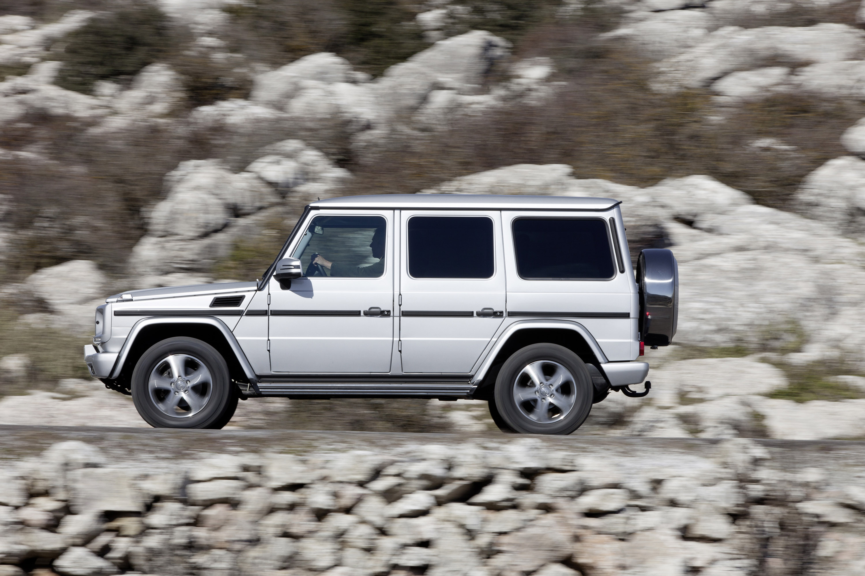 Mercedes-Benz G-Class photo #18