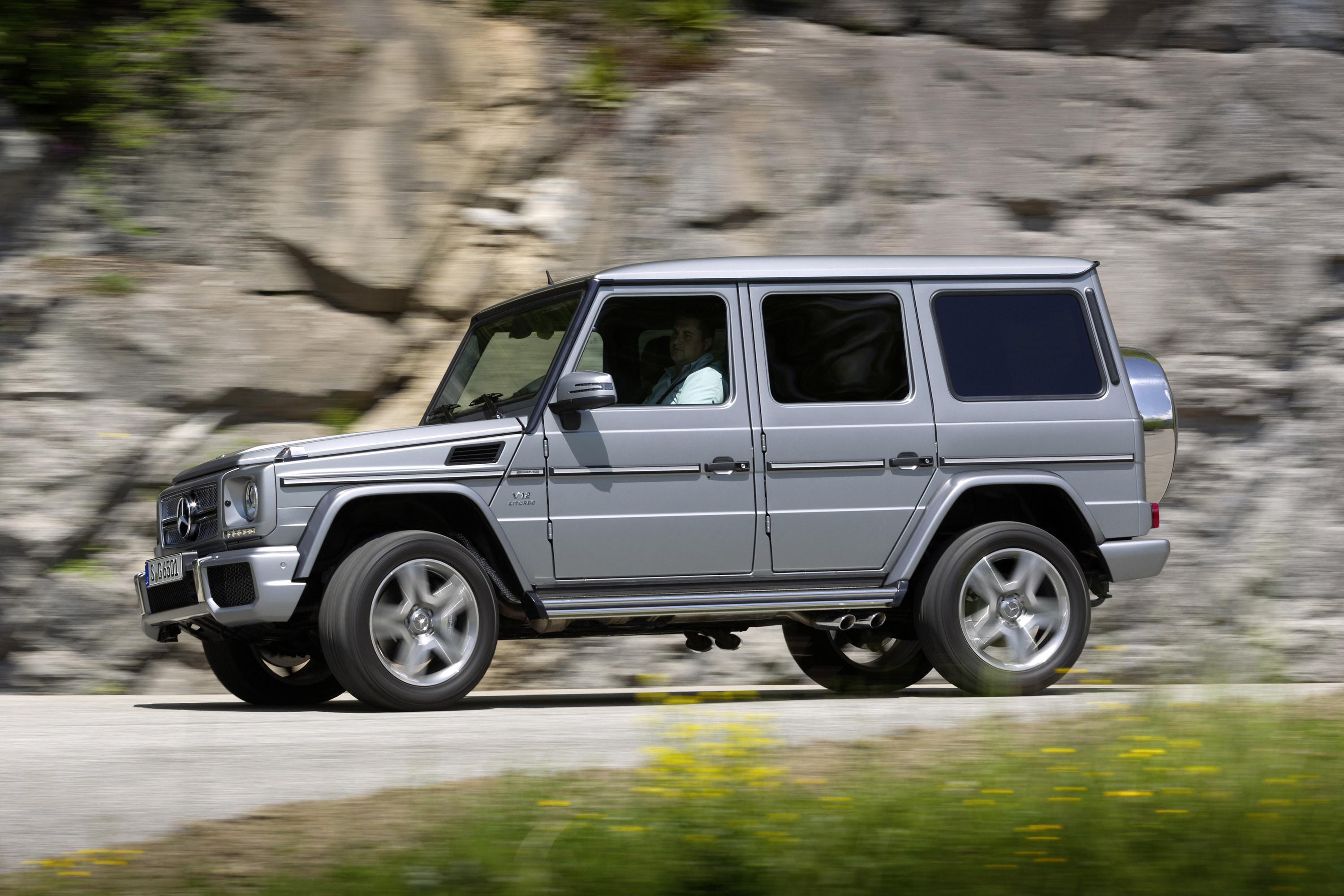 Mercedes-Benz G-Class photo #27