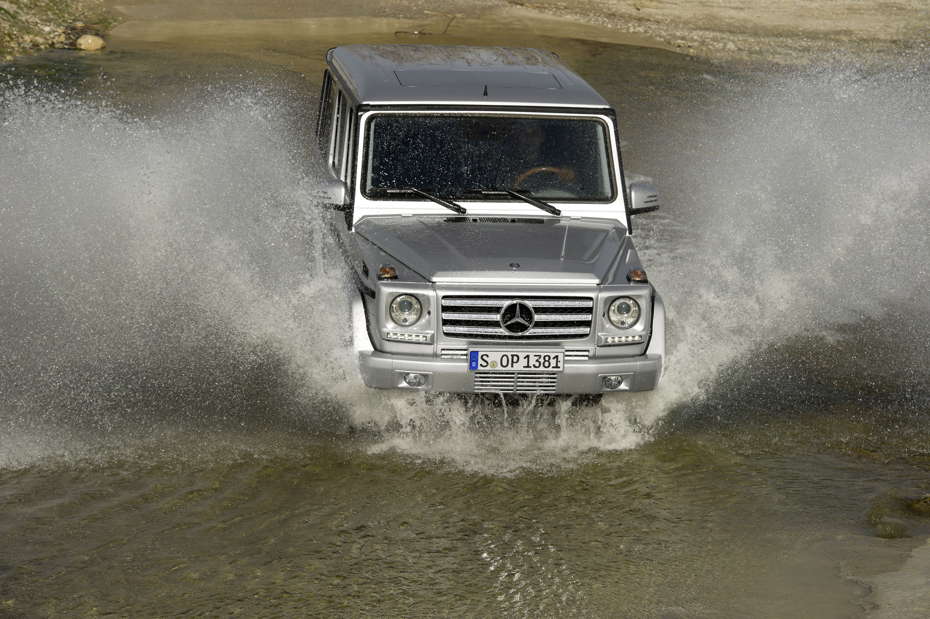 Mercedes-Benz G-Class photo #33