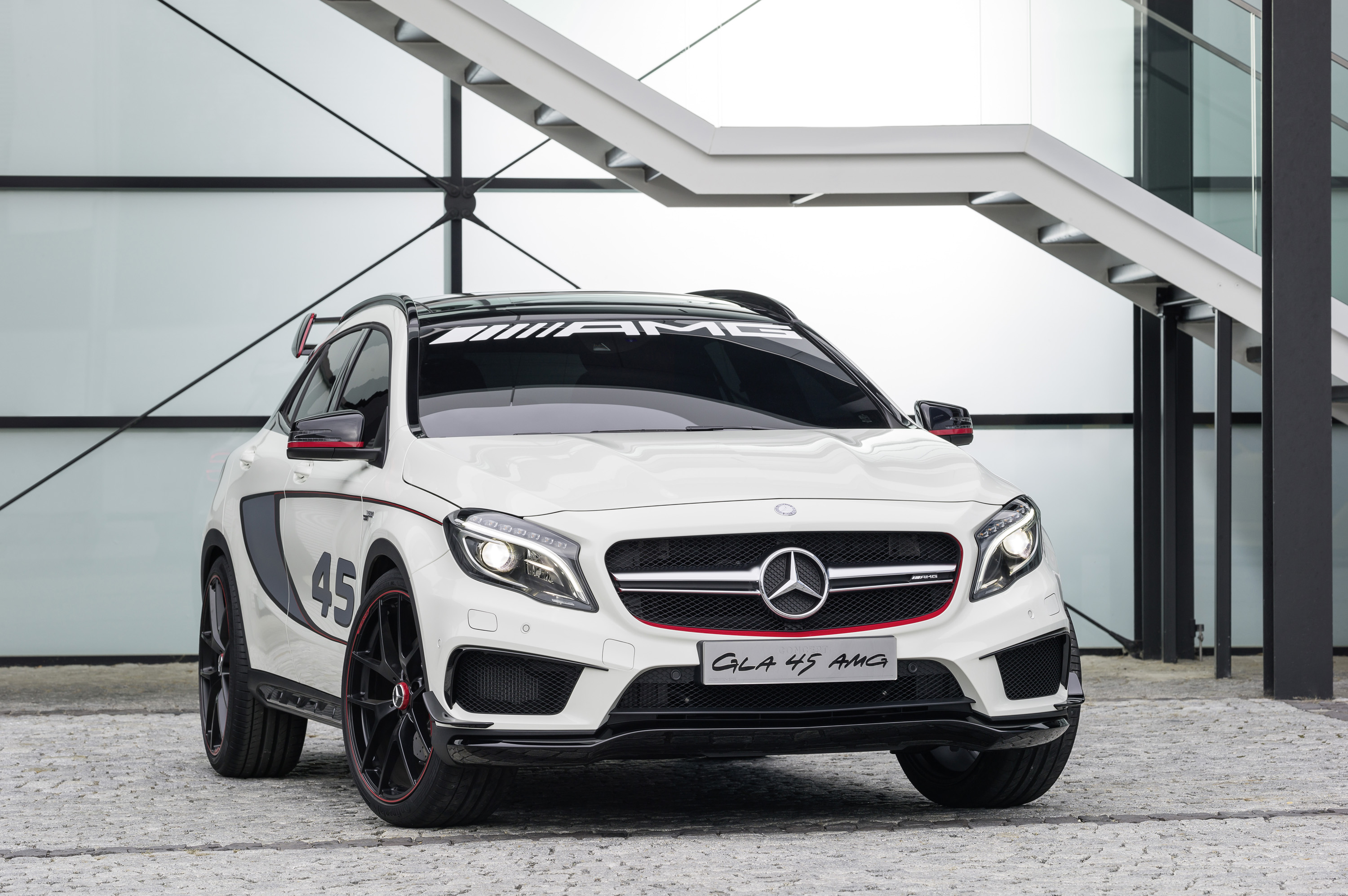 Mercedes-Benz GLA 45 AMG Concept photo #1