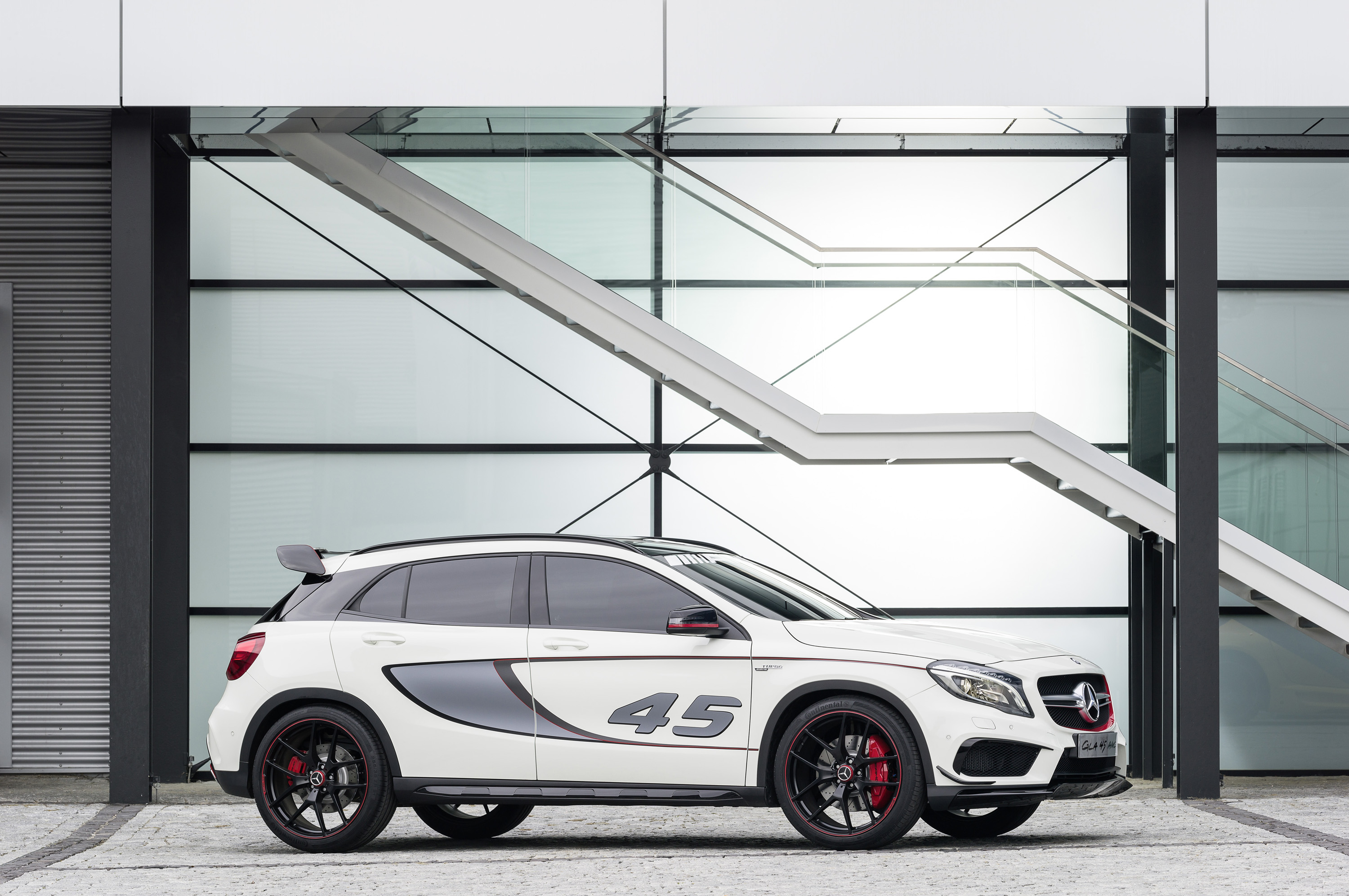 Mercedes-Benz GLA 45 AMG Concept photo #3