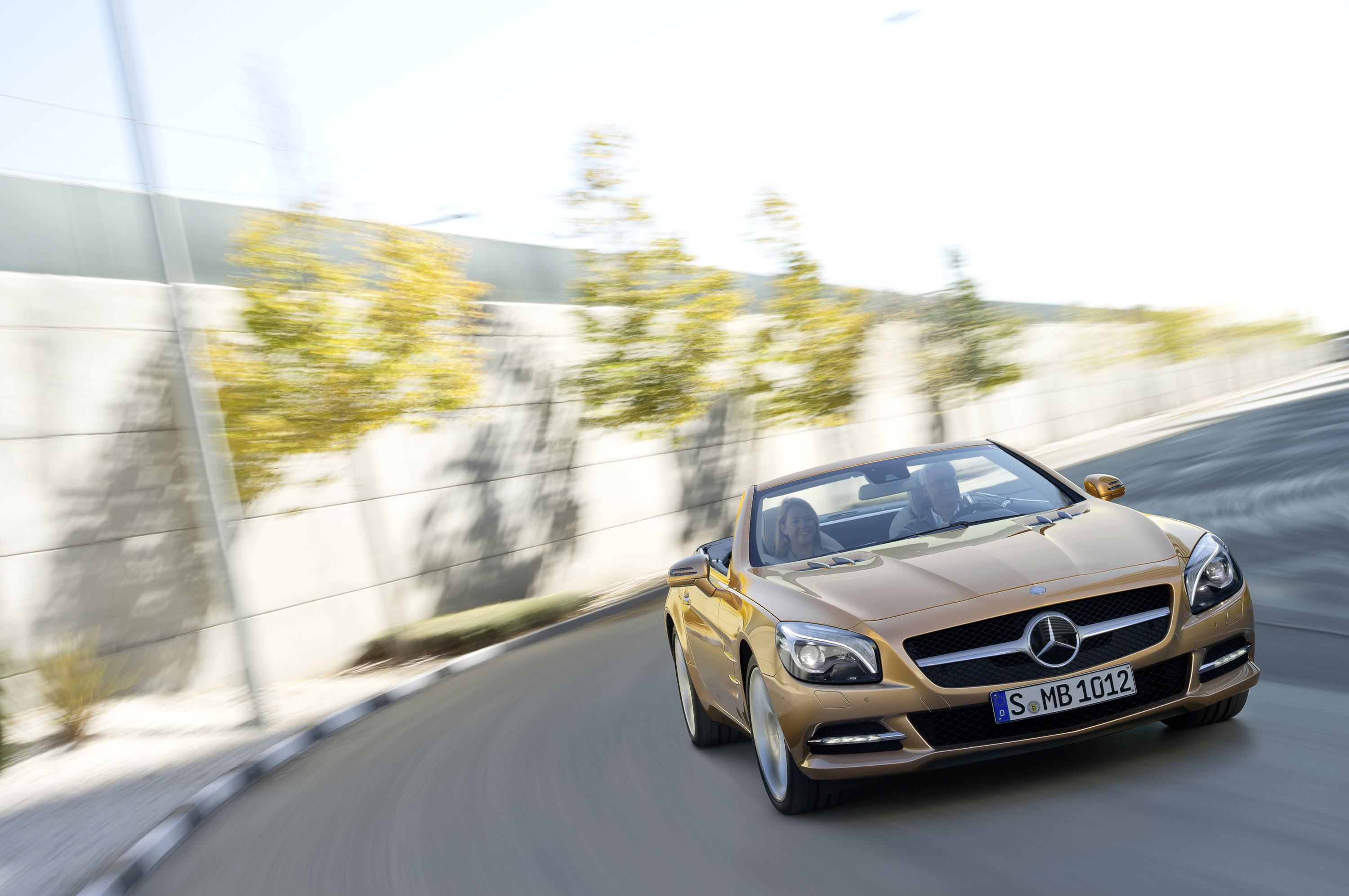 Mercedes-Benz SL-Class photo #2