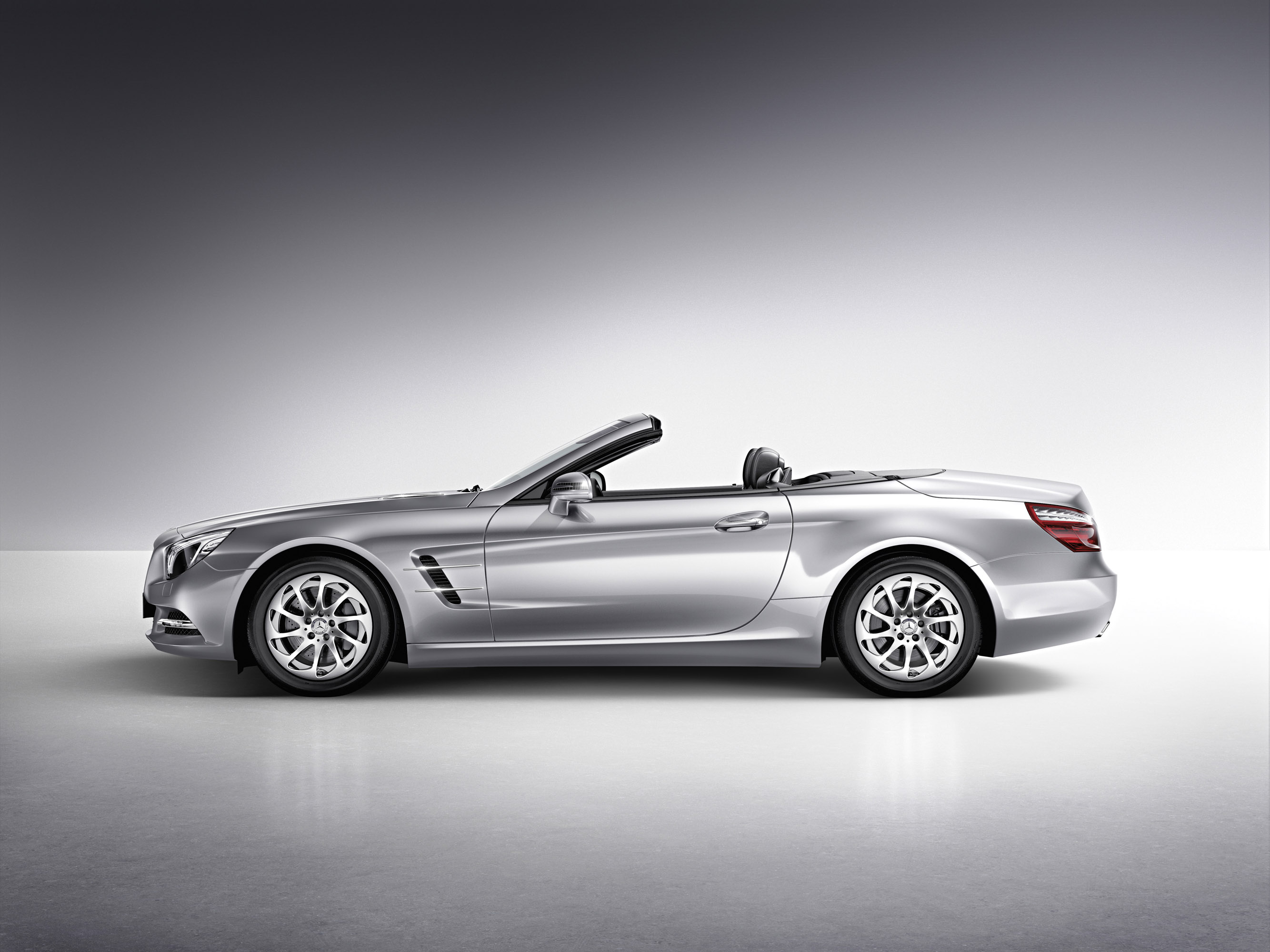 Mercedes-Benz SL-Class photo #17