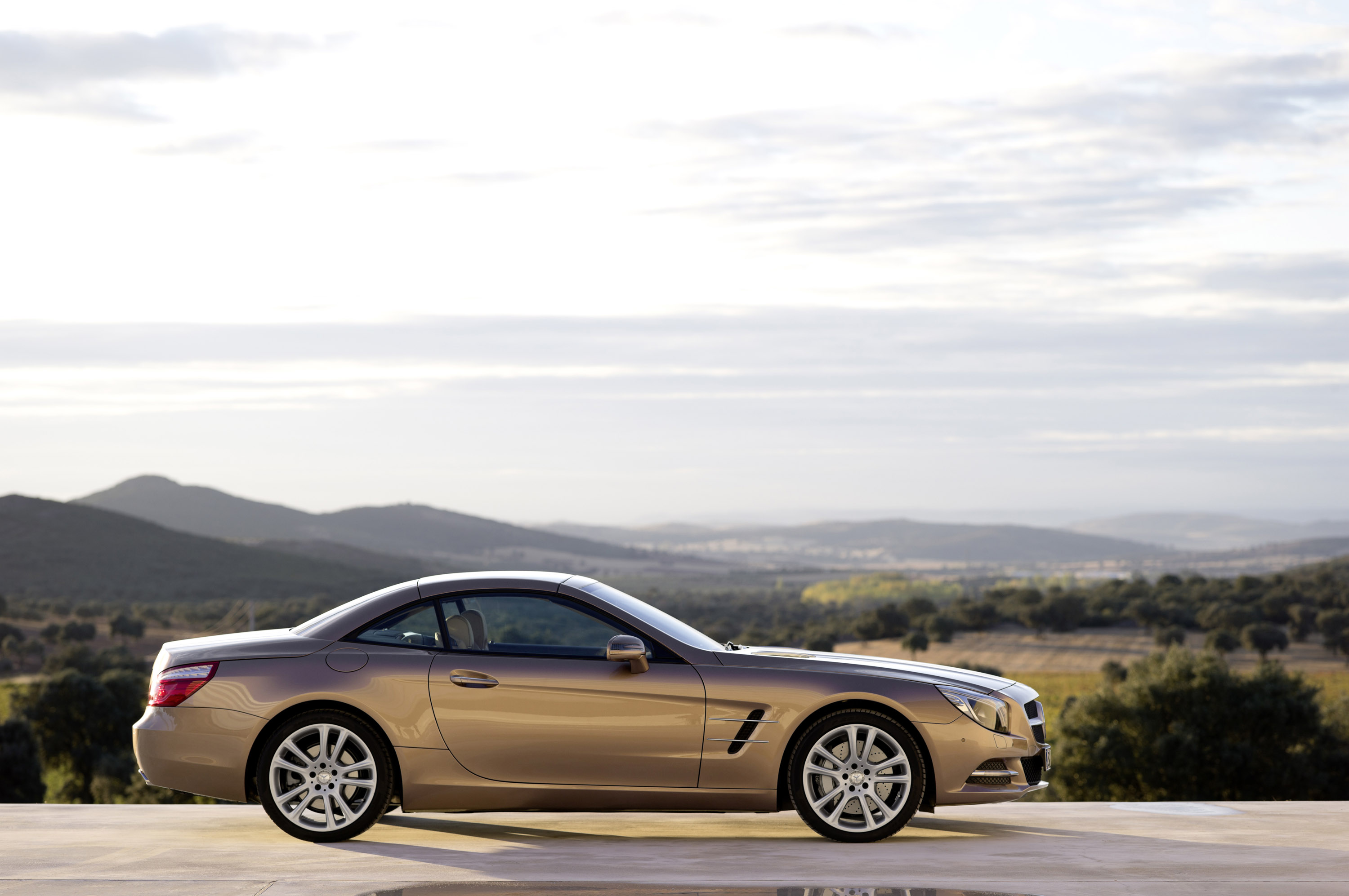 Mercedes-Benz SL-Class photo #18