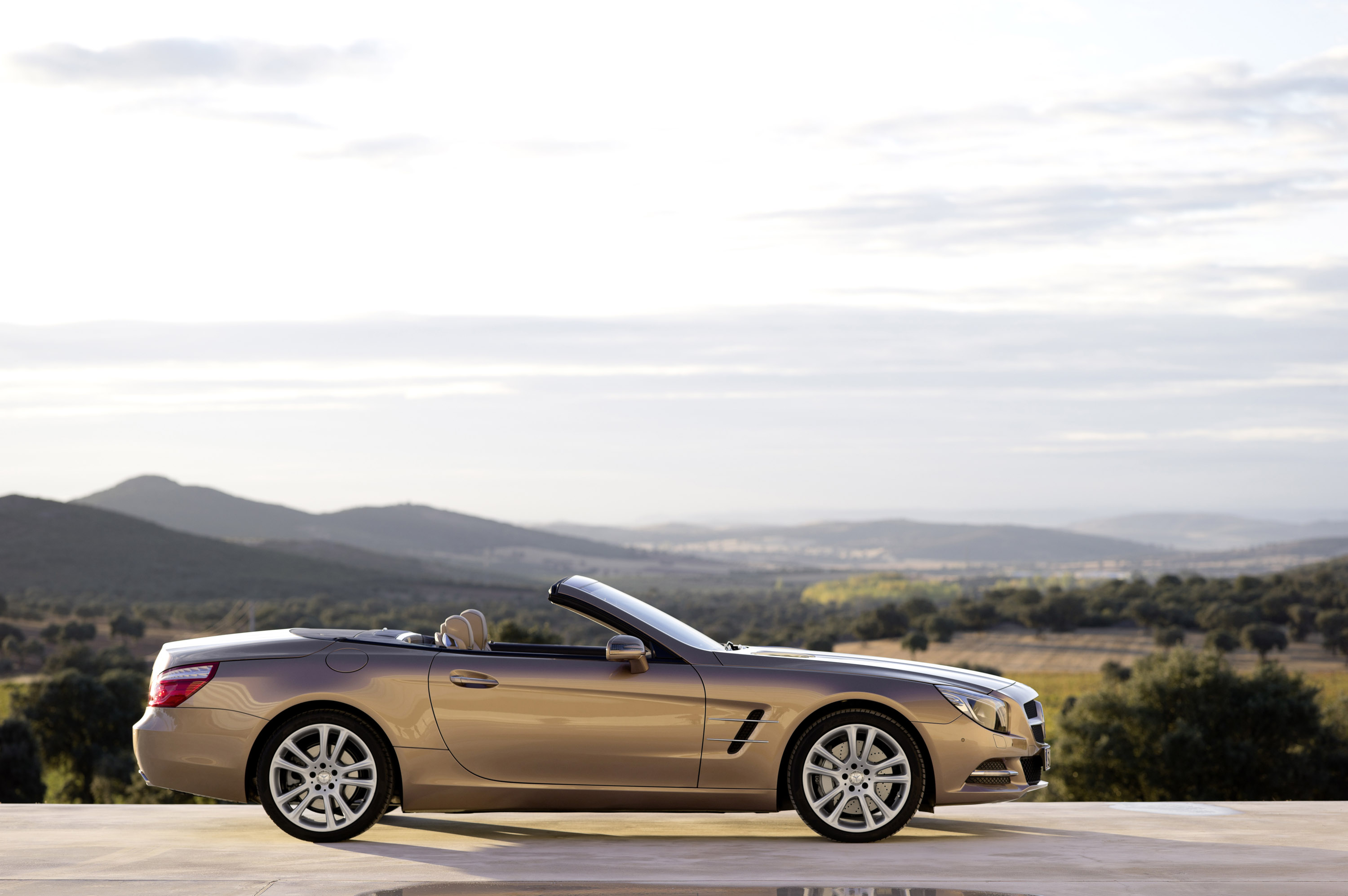 Mercedes-Benz SL-Class photo #19