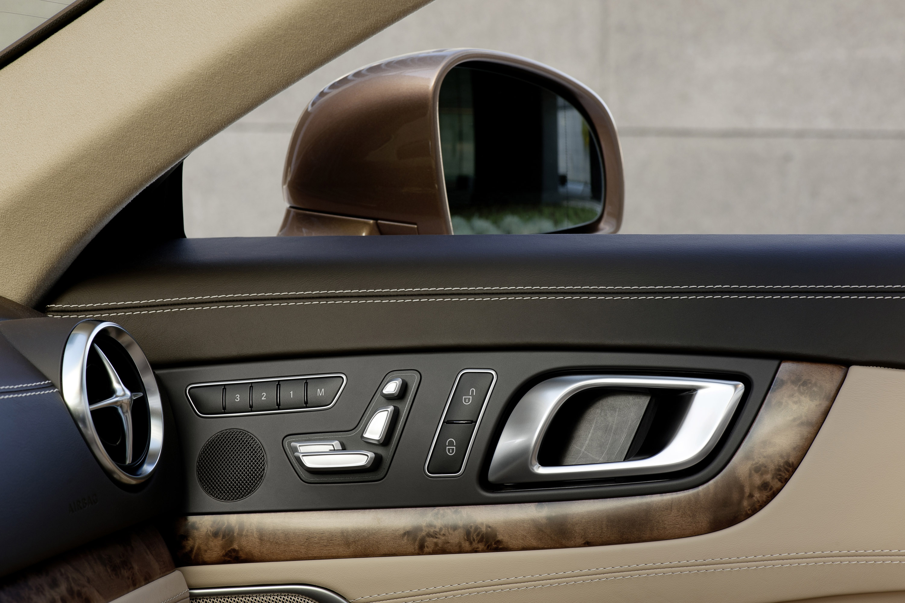 Mercedes-Benz SL-Class photo #33