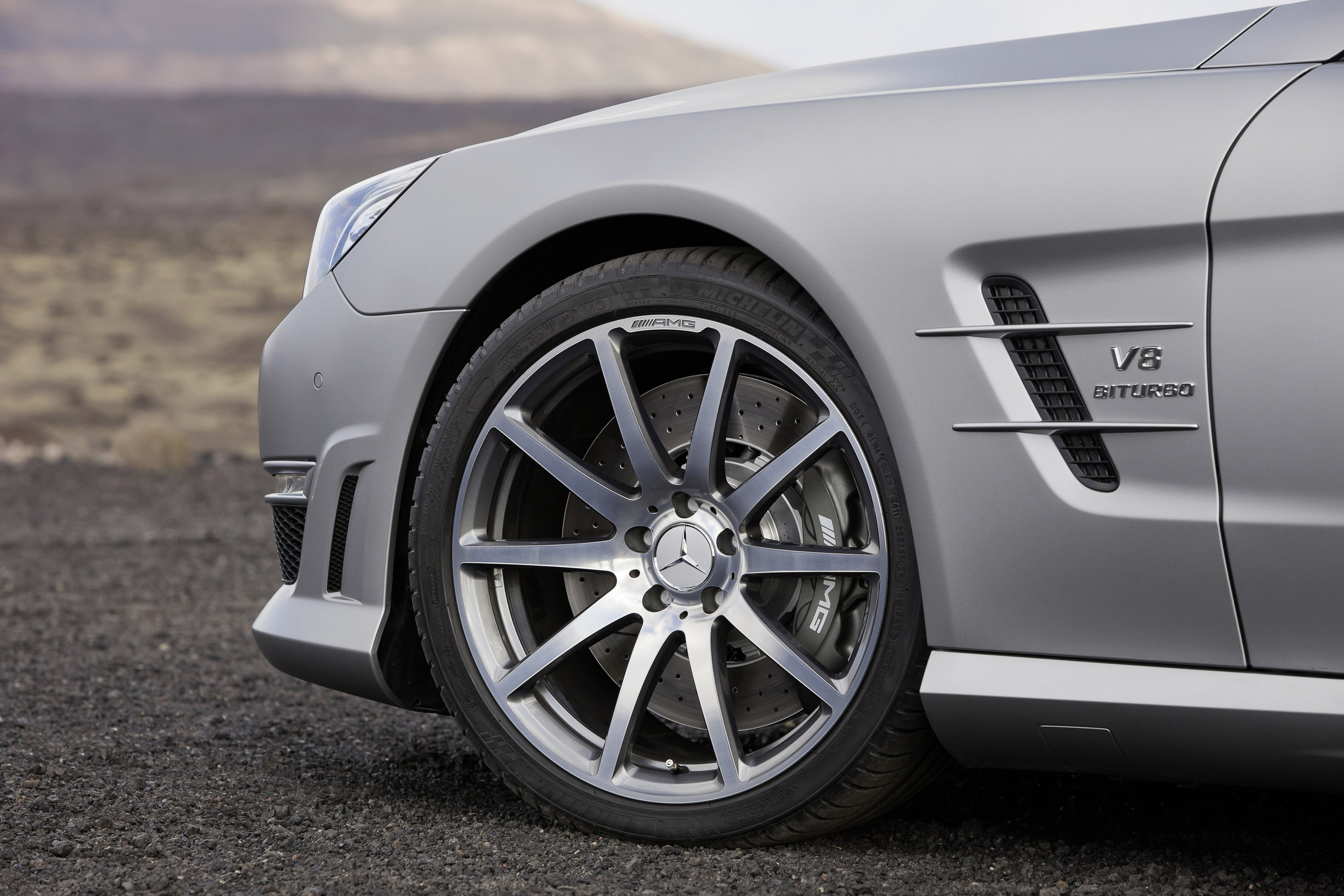 Mercedes-Benz SL63 AMG photo #23