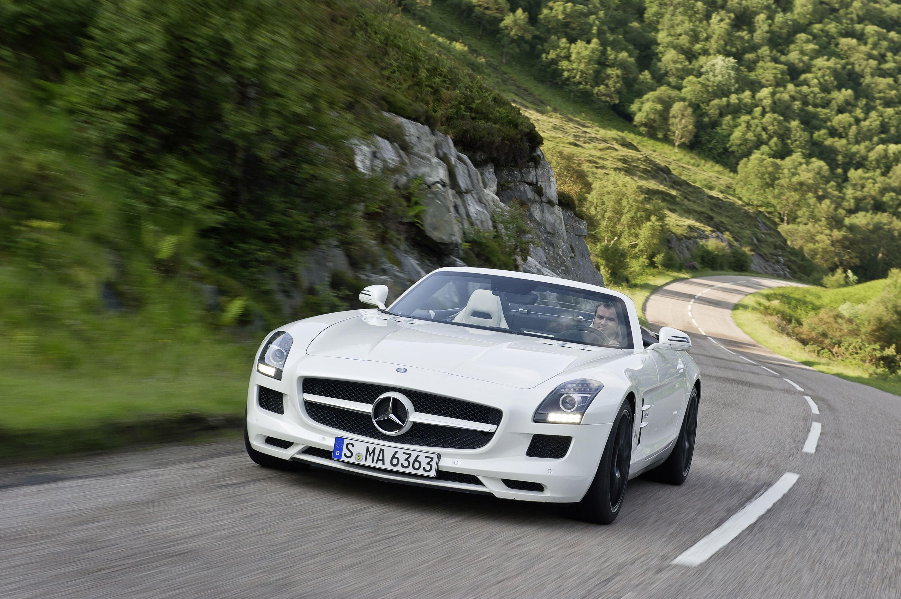 Mercedes-Benz SLS AMG GT Roadster photo #2