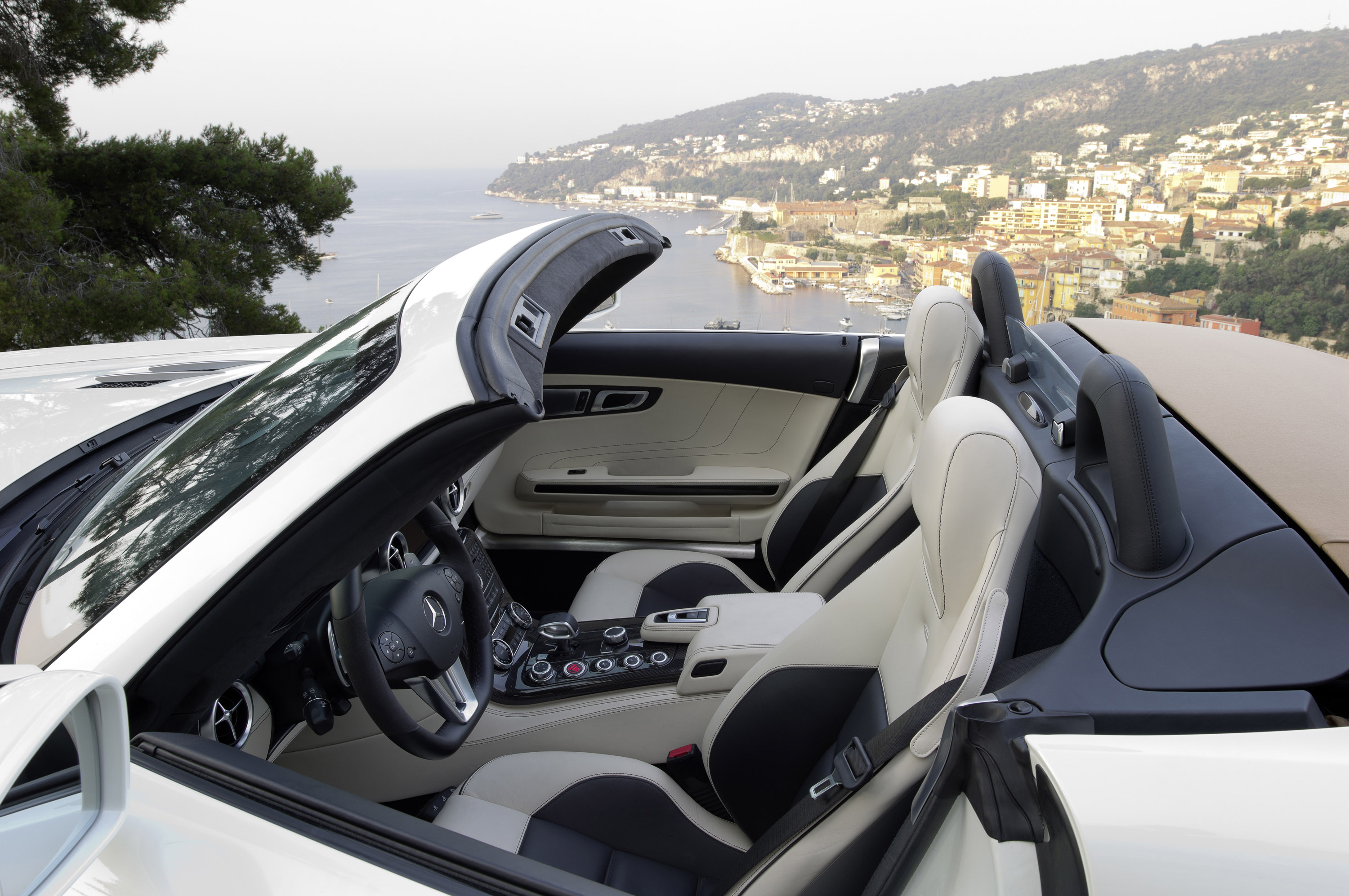 Mercedes-Benz SLS AMG GT Roadster photo #38