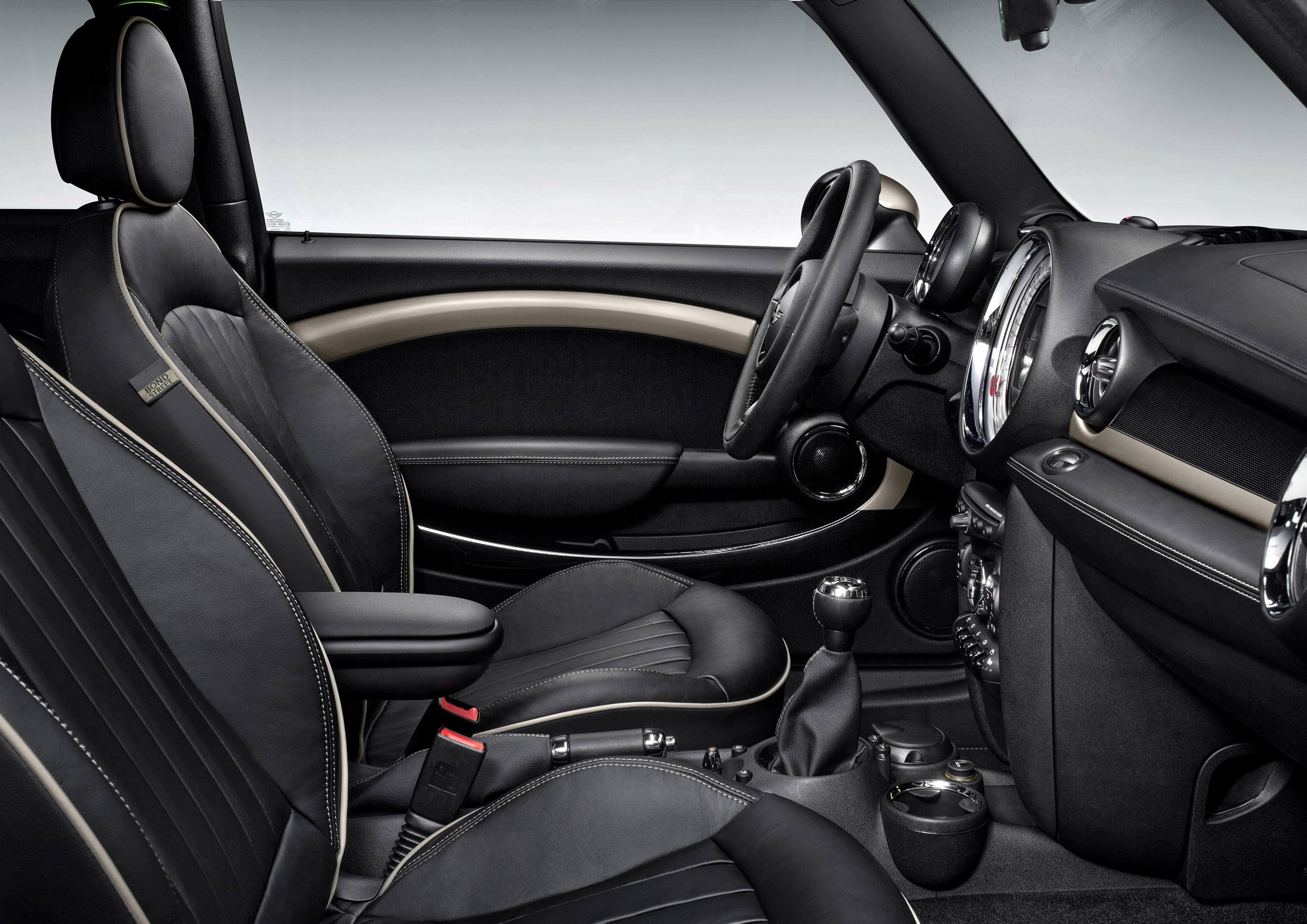 MINI Clubman Bond Street photo #26