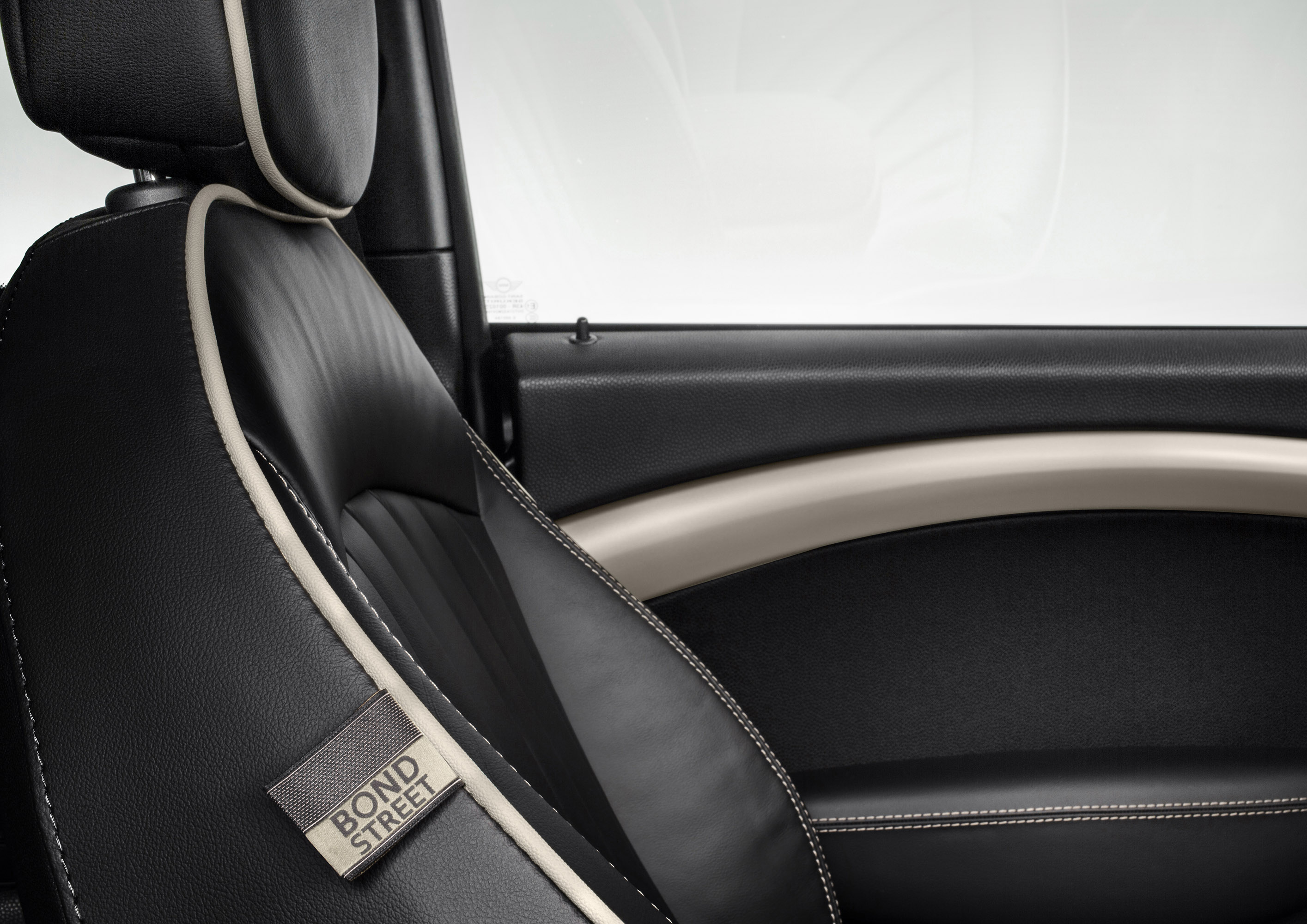 MINI Clubman Bond Street photo #30