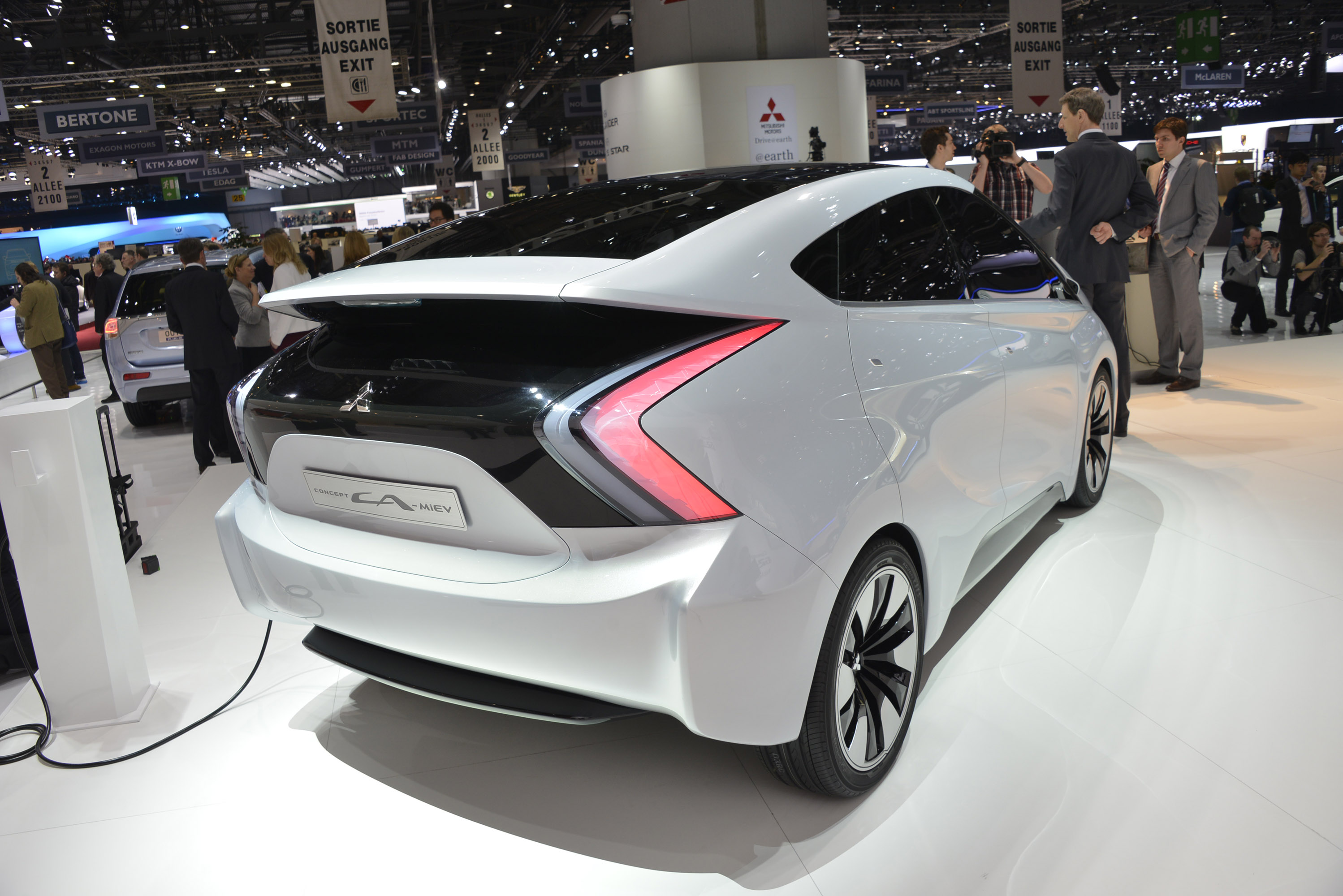 Mitsubishi CA-MiEV Concept photo #9