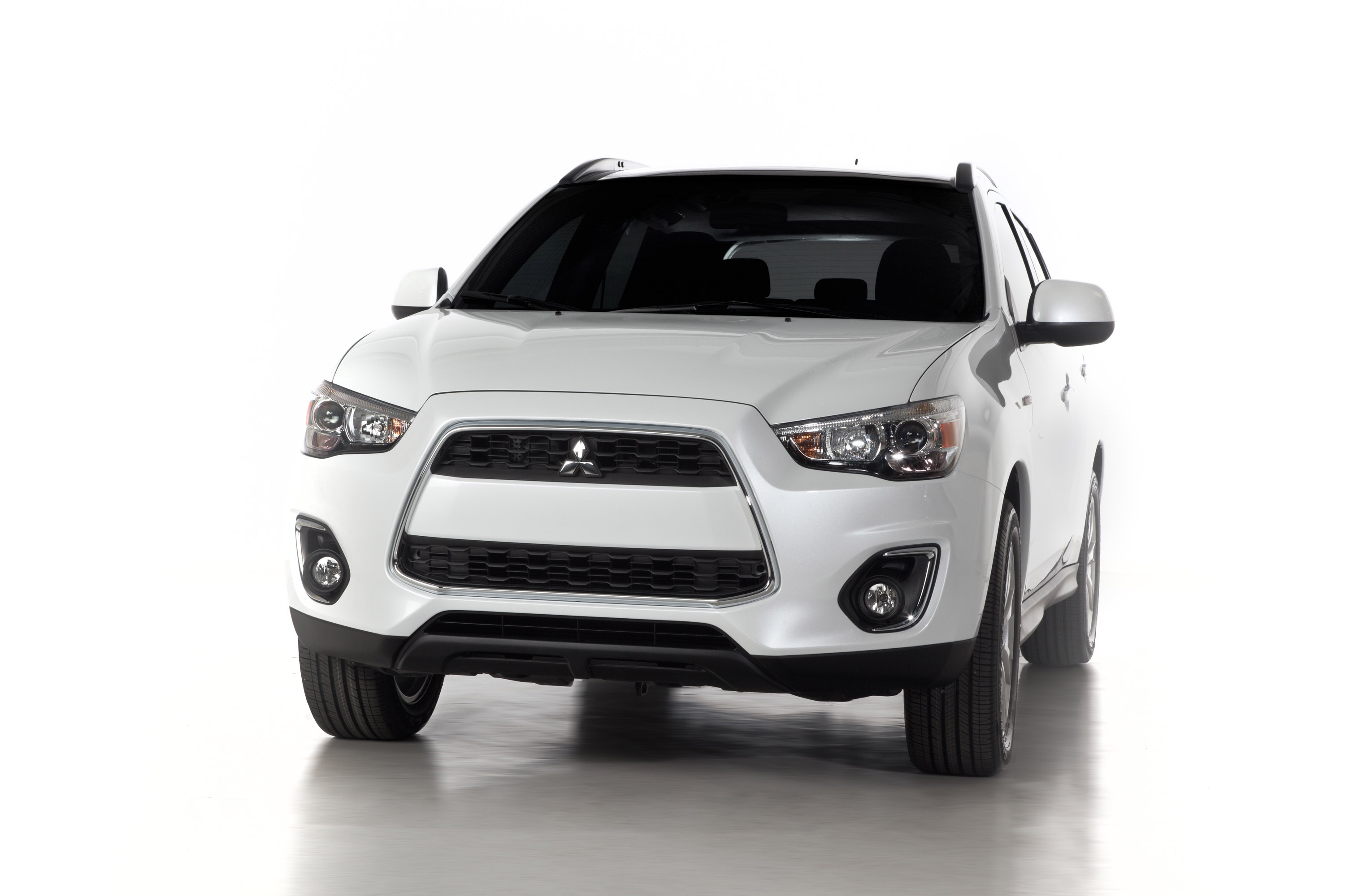 Mitsubishi Outlander Sport photo #3