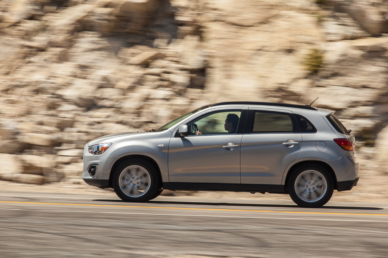 Mitsubishi Outlander Sport photo #18