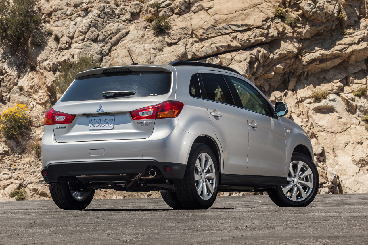 Mitsubishi Outlander Sport photo #24