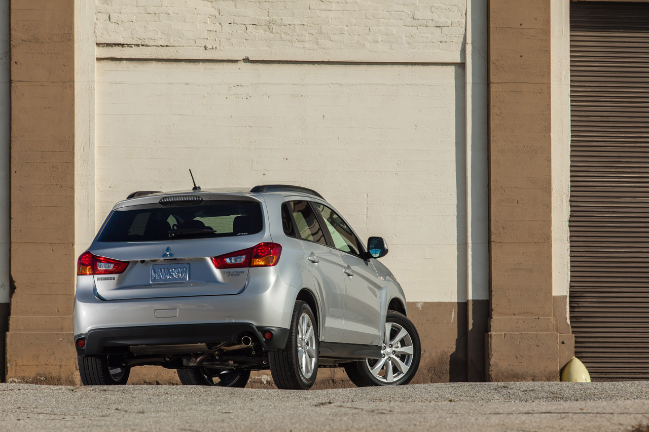 Mitsubishi Outlander Sport photo #25