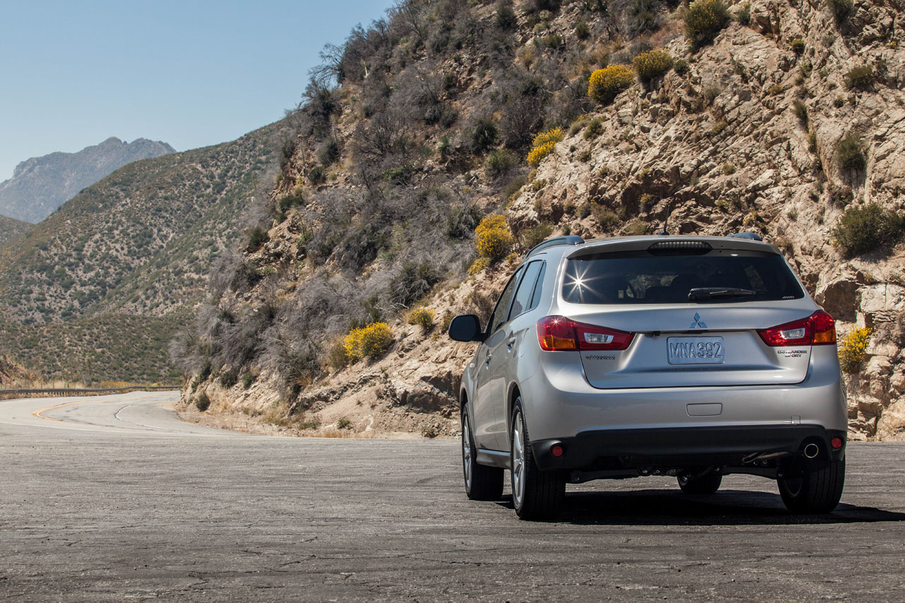 Mitsubishi Outlander Sport photo #28