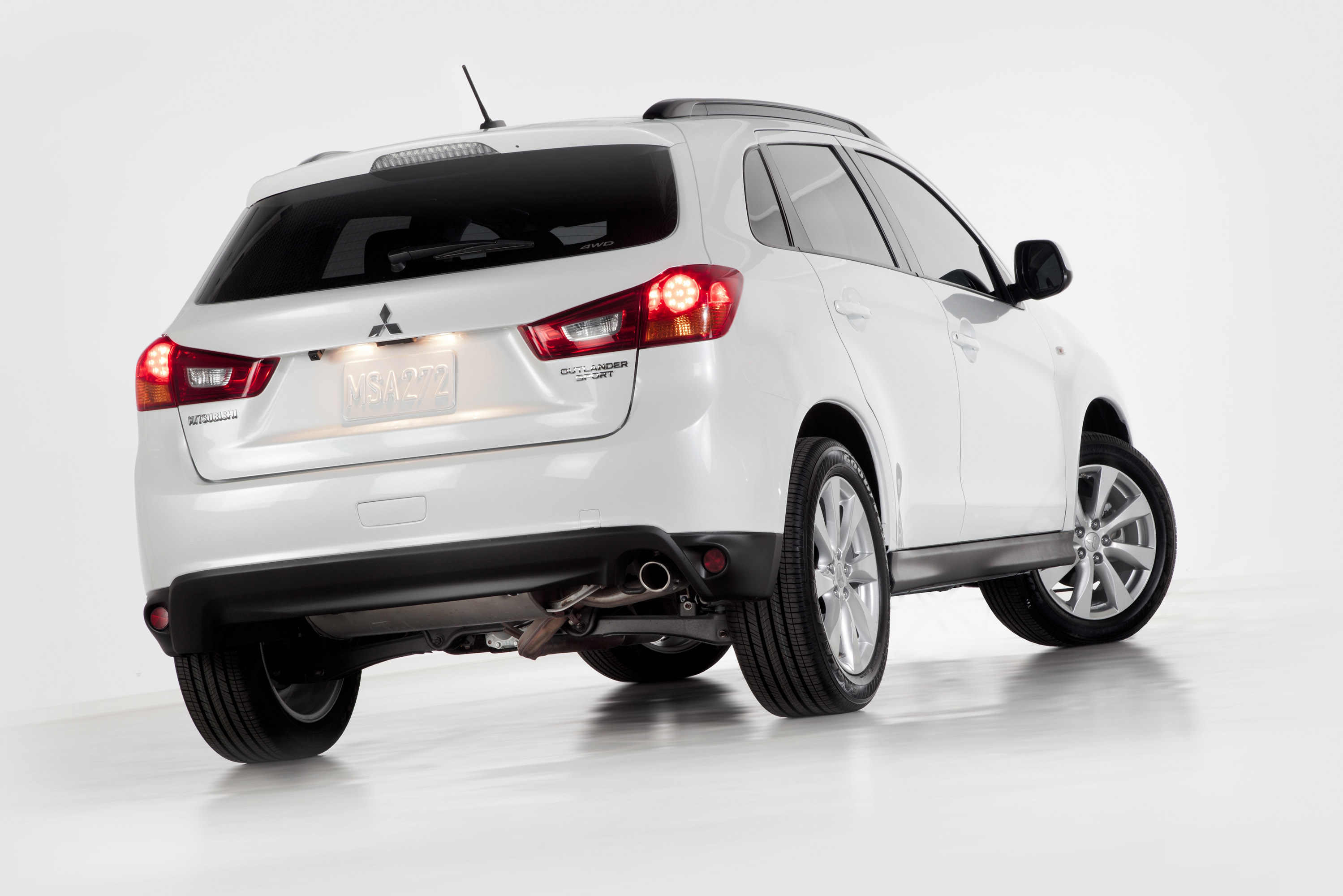Mitsubishi Outlander Sport photo #30