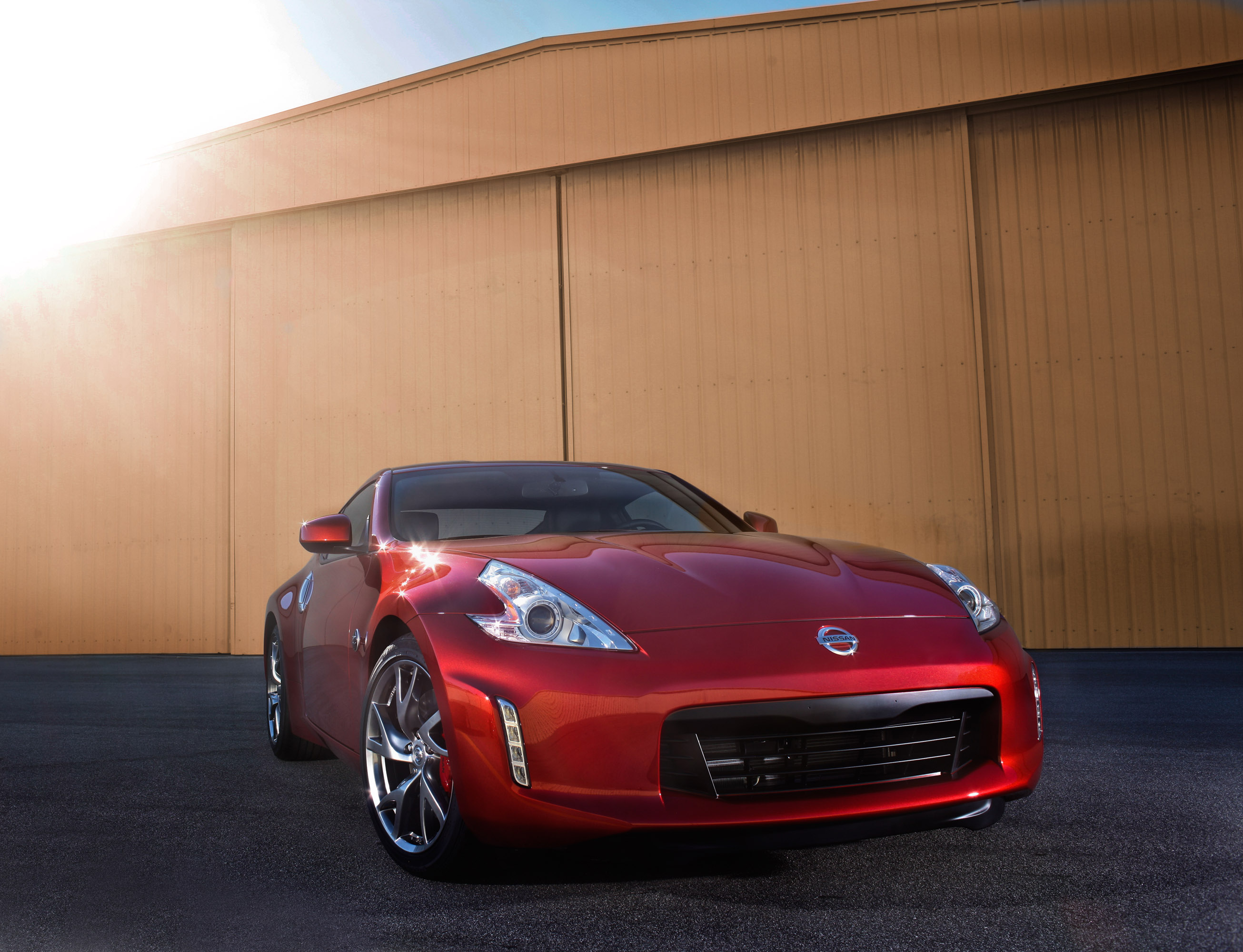 Nissan 370Z photo #2