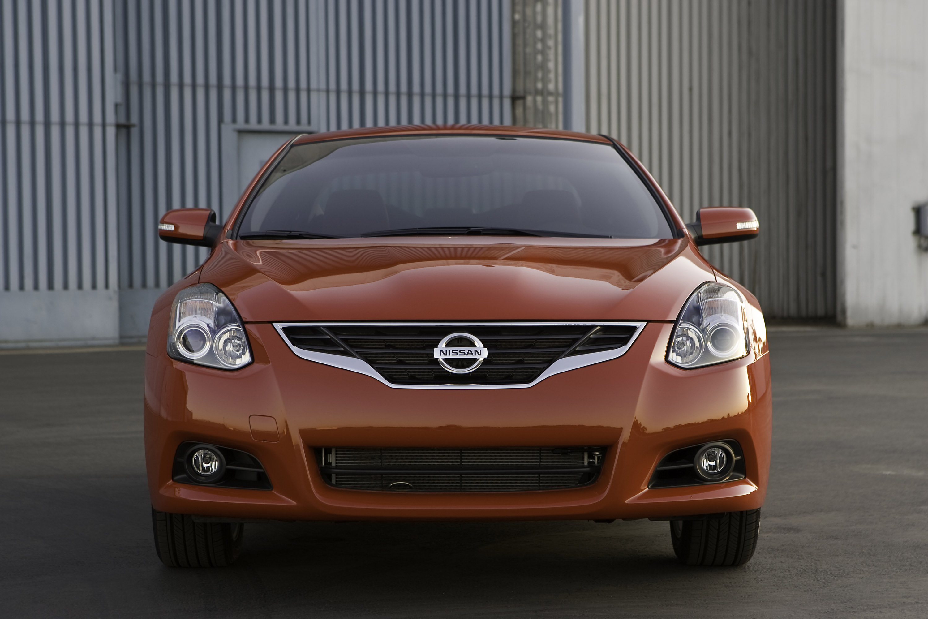 Nissan Altima Coupe photo #2