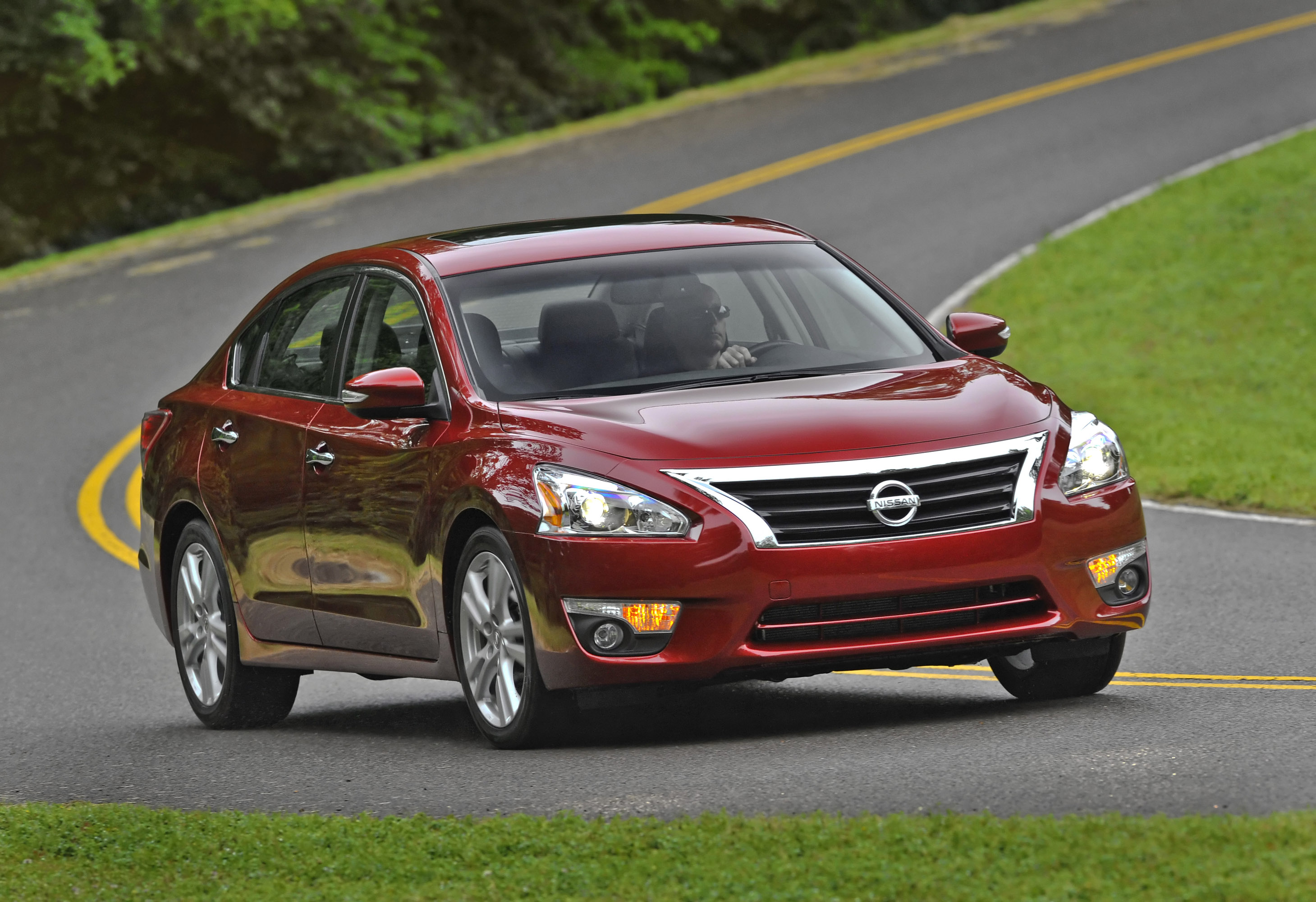 Nissan Altima photo #1