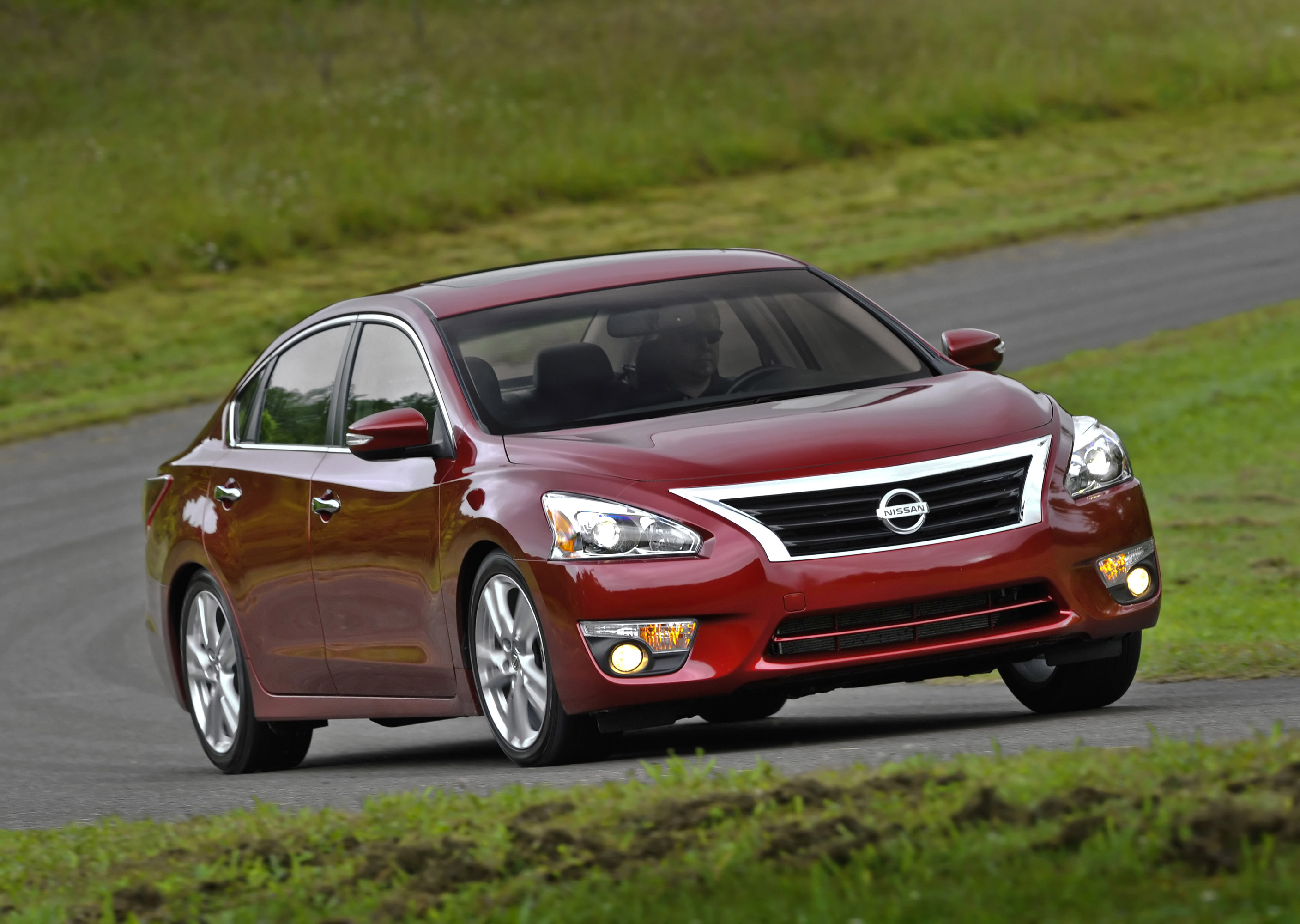 Nissan Altima photo #3