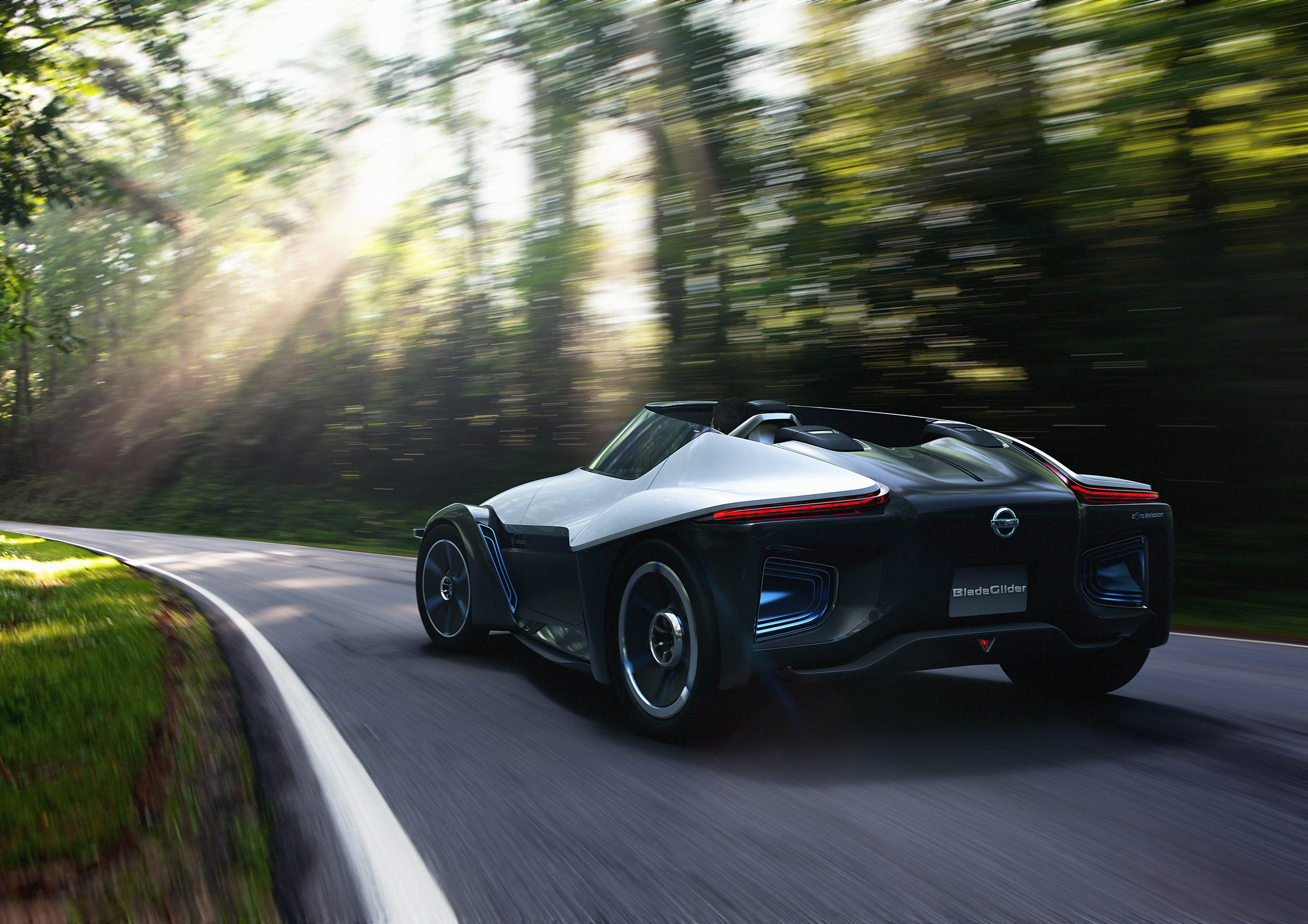 Nissan BladeGlider Concept photo #16