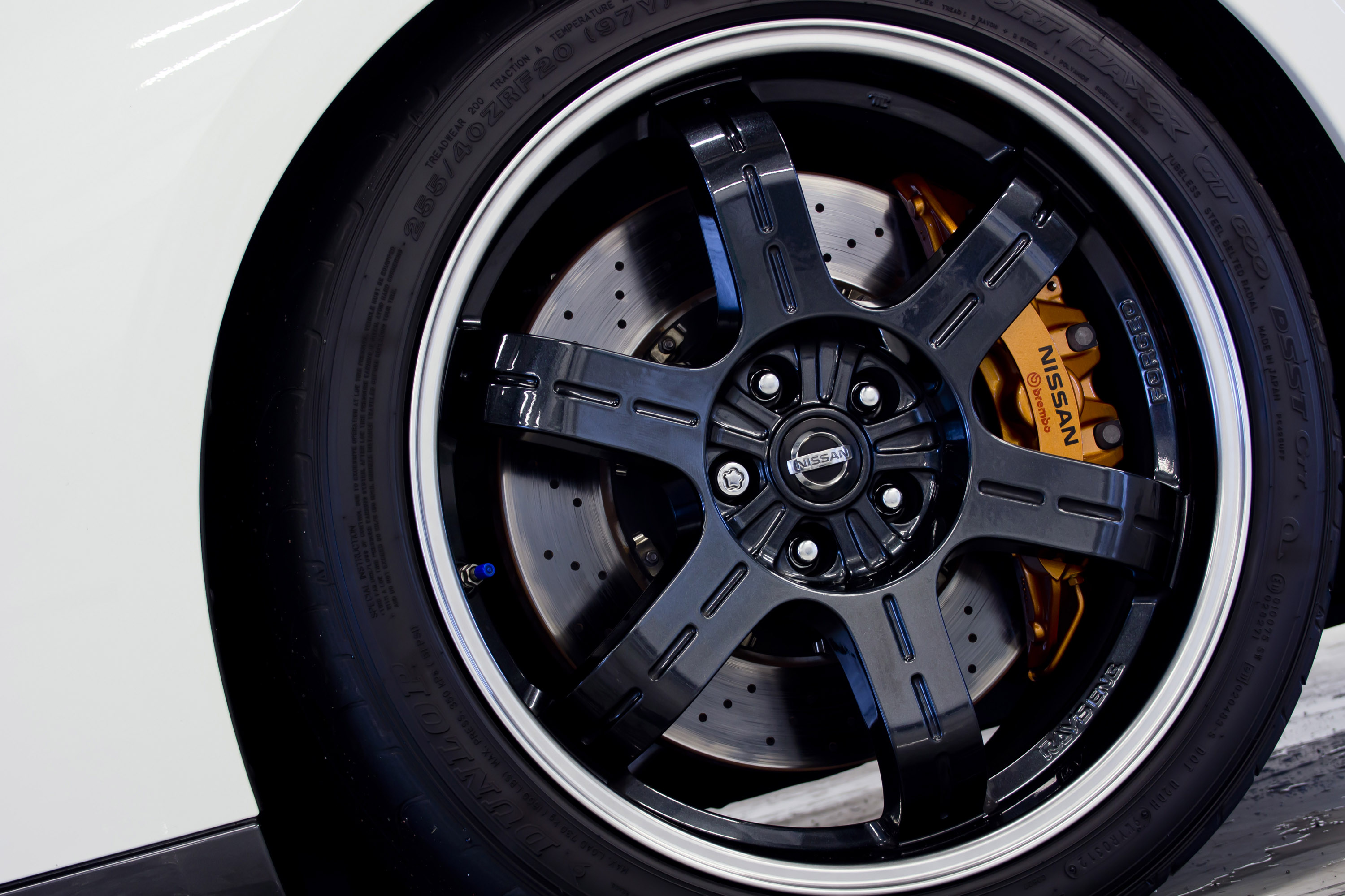 Nissan GT-R Track Pack Edition photo #7