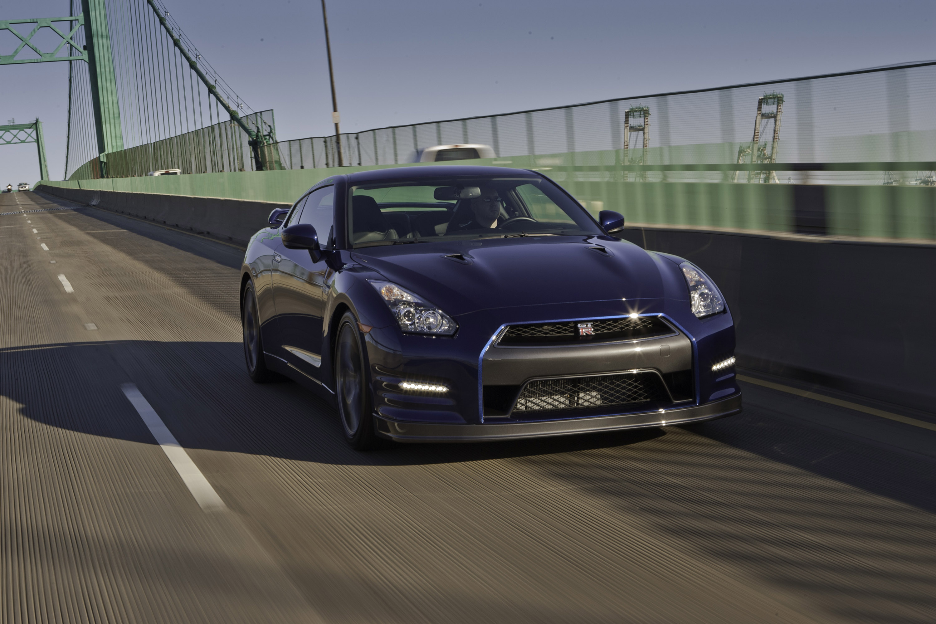 Nissan GT-R photo #3