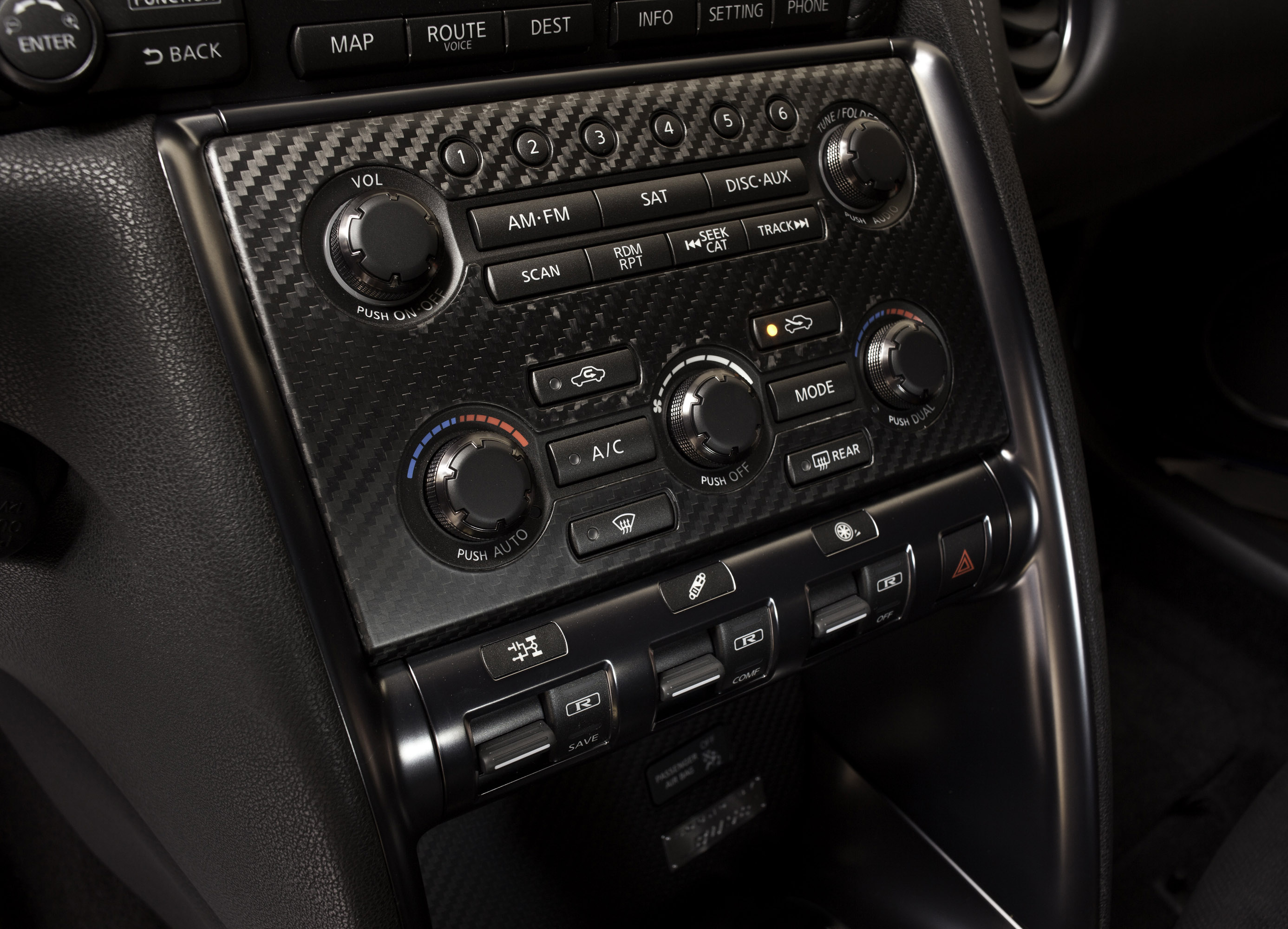 Nissan GT-R photo #25